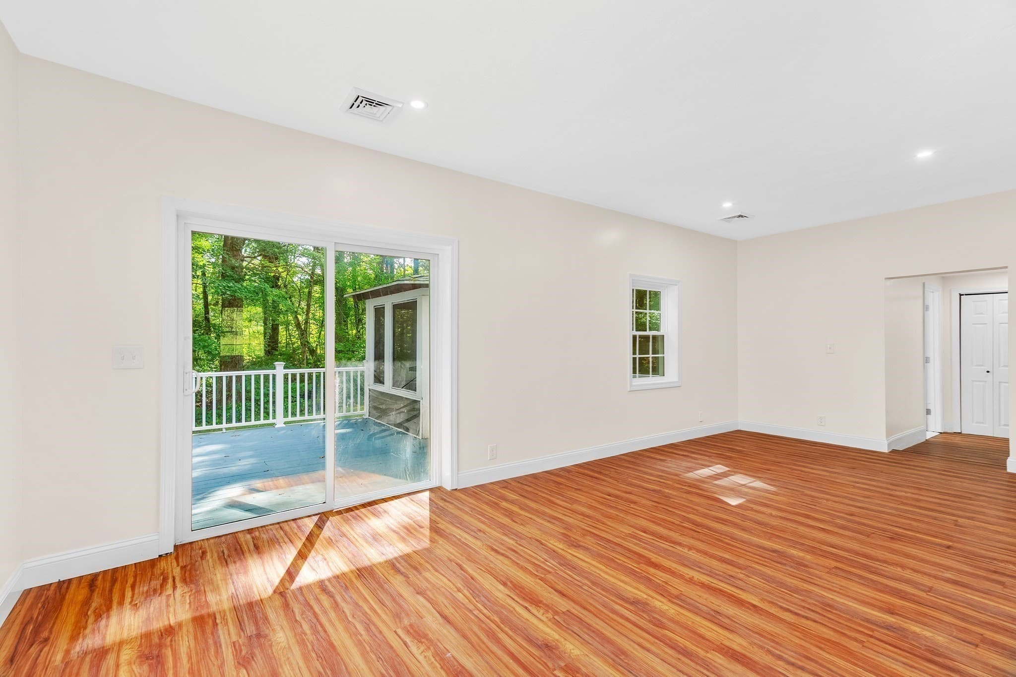 Single Family Residence at 198 Uxbridge Rd, Sutton MA 01590, Sutton, photo 6 of 29