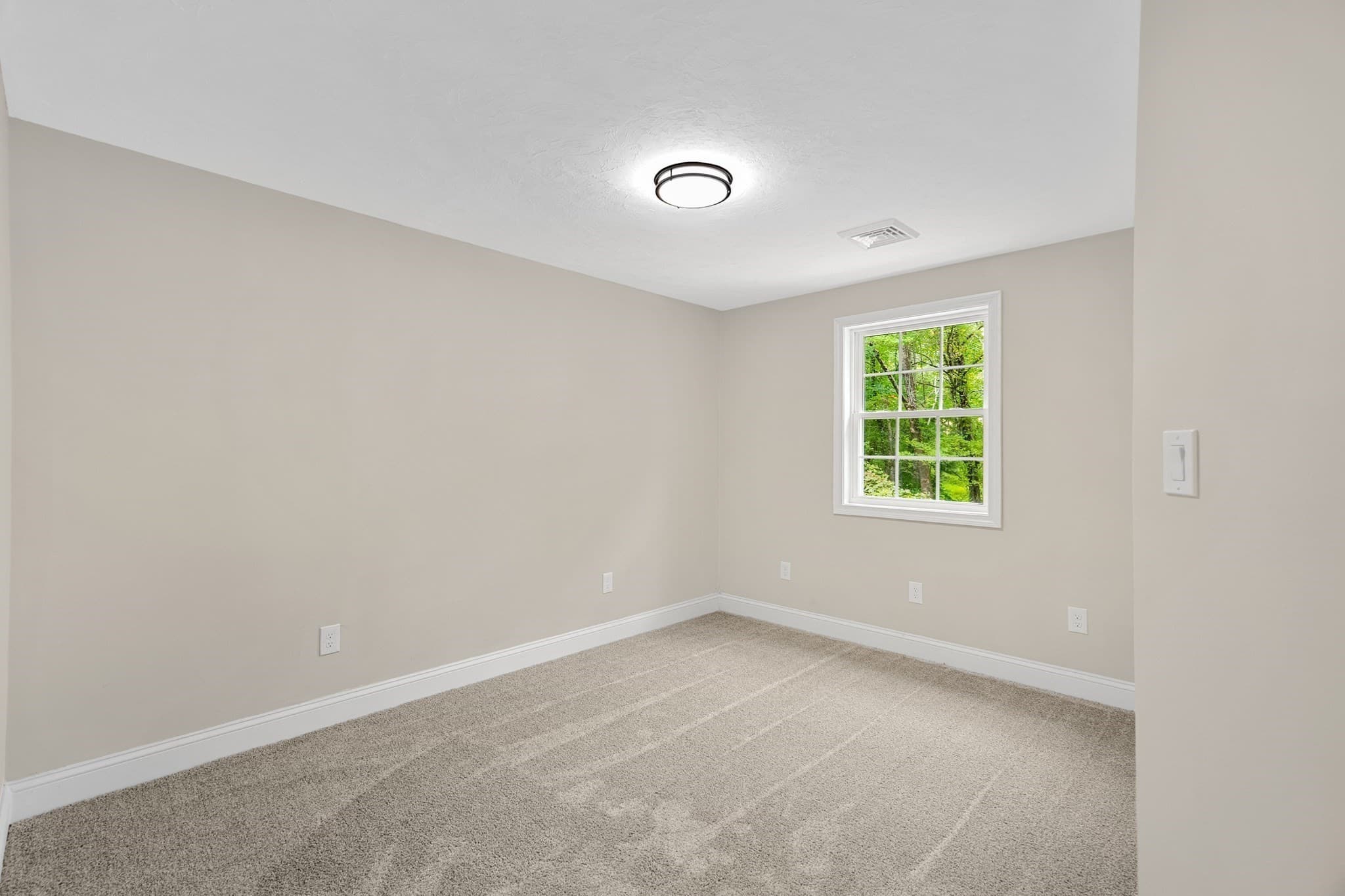Single Family Residence at 198 Uxbridge Rd, Sutton MA 01590, Sutton, photo 17 of 29