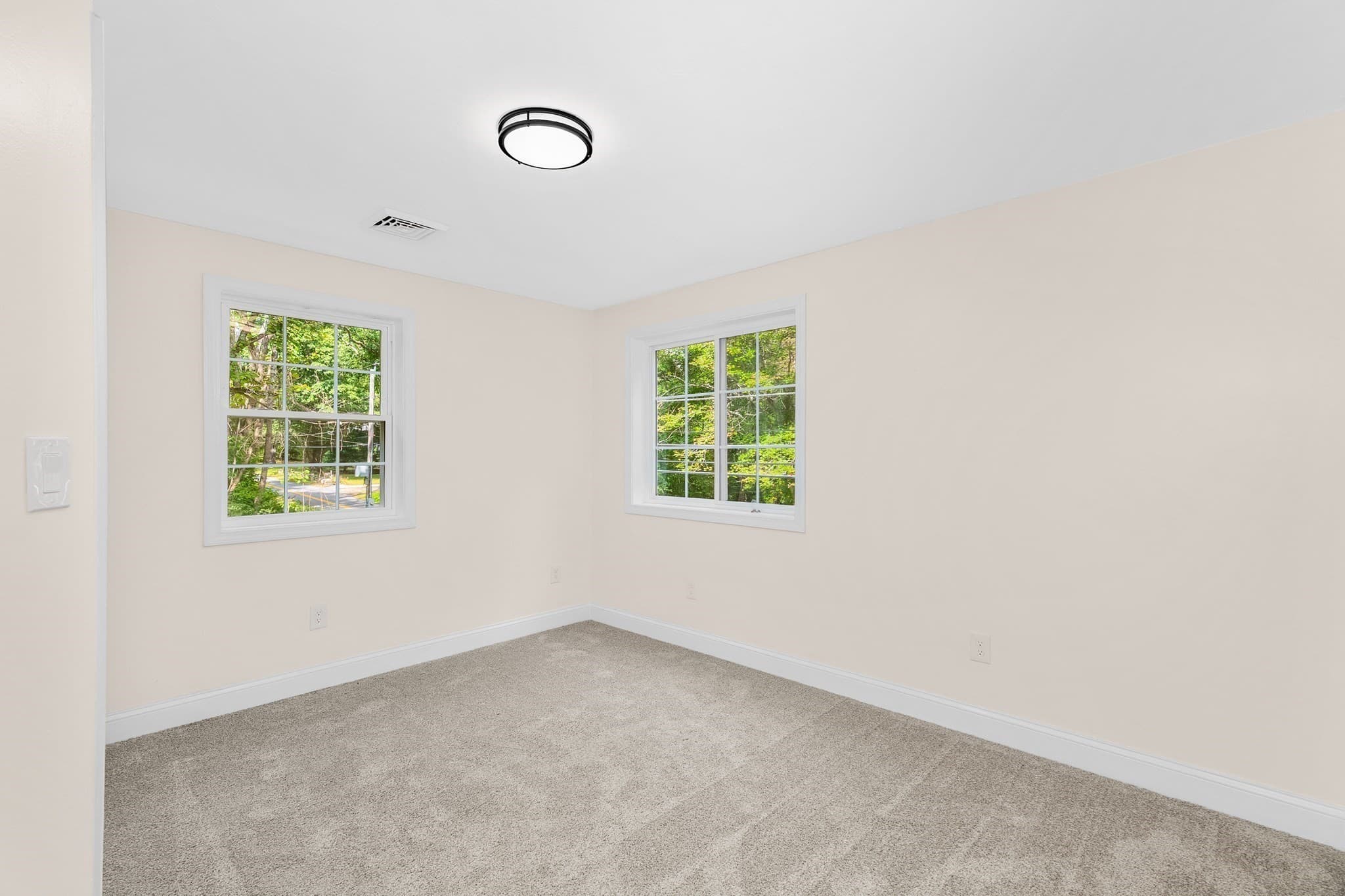 Single Family Residence at 198 Uxbridge Rd, Sutton MA 01590, Sutton, photo 15 of 29