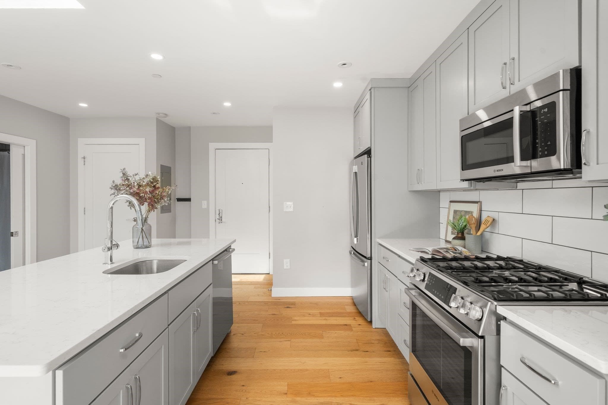Condominium at 10 Everett # 401, Boston MA 02128, Boston, photo 12 of 37