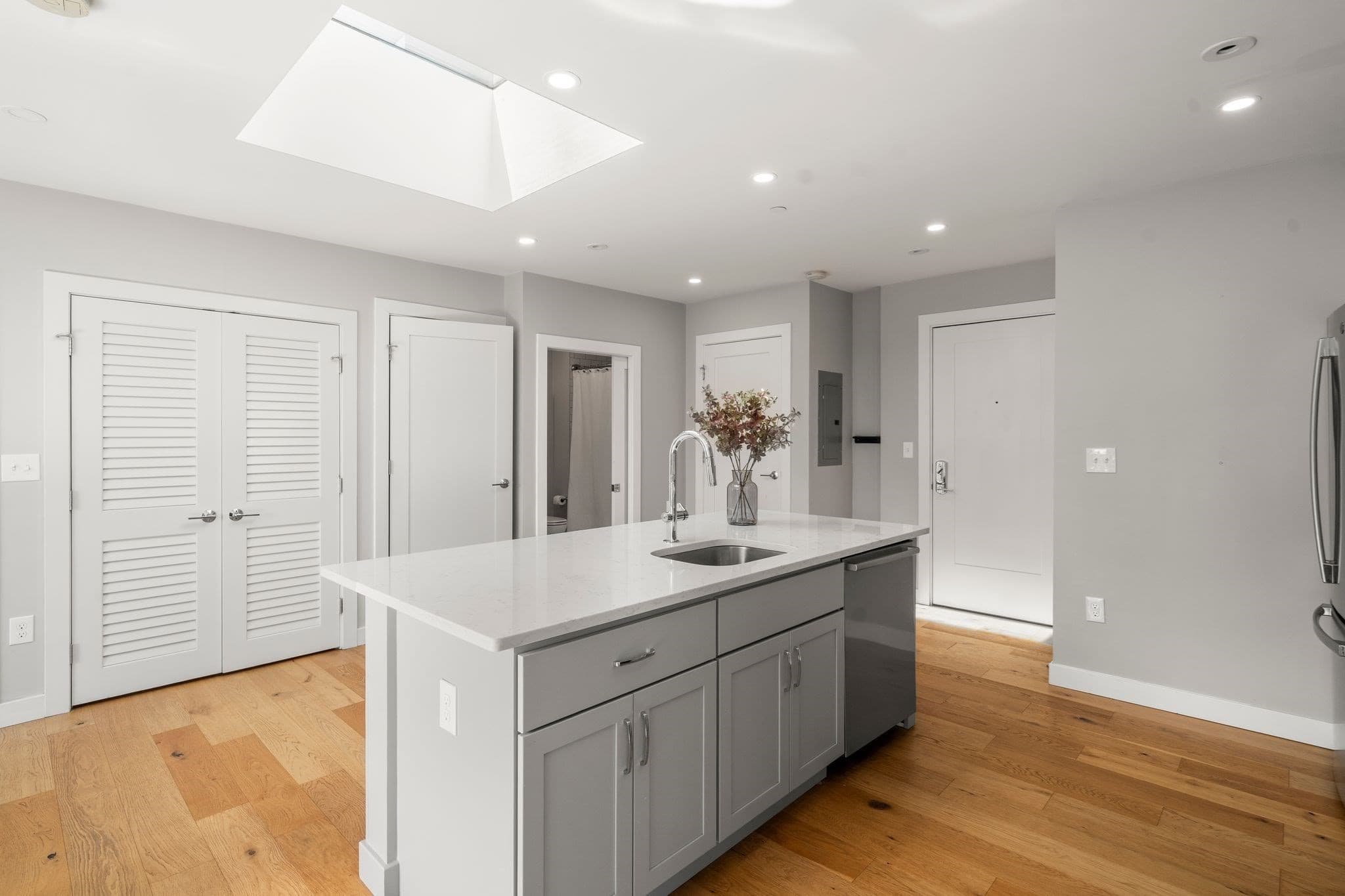 Condominium at 10 Everett # 401, Boston MA 02128, Boston, photo 11 of 37