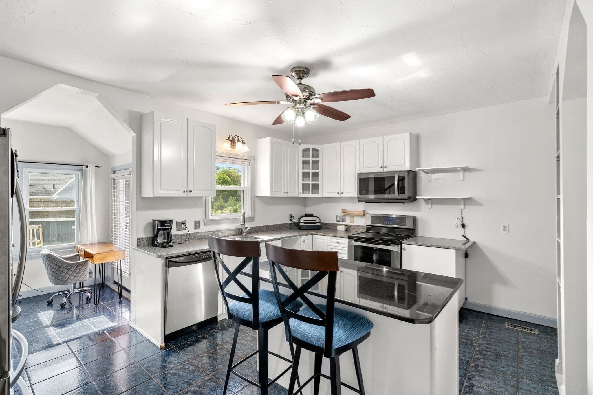 Single Family Residence at 24 Lakeview Ave, Taunton MA 02780, Taunton, photo 16 of 41