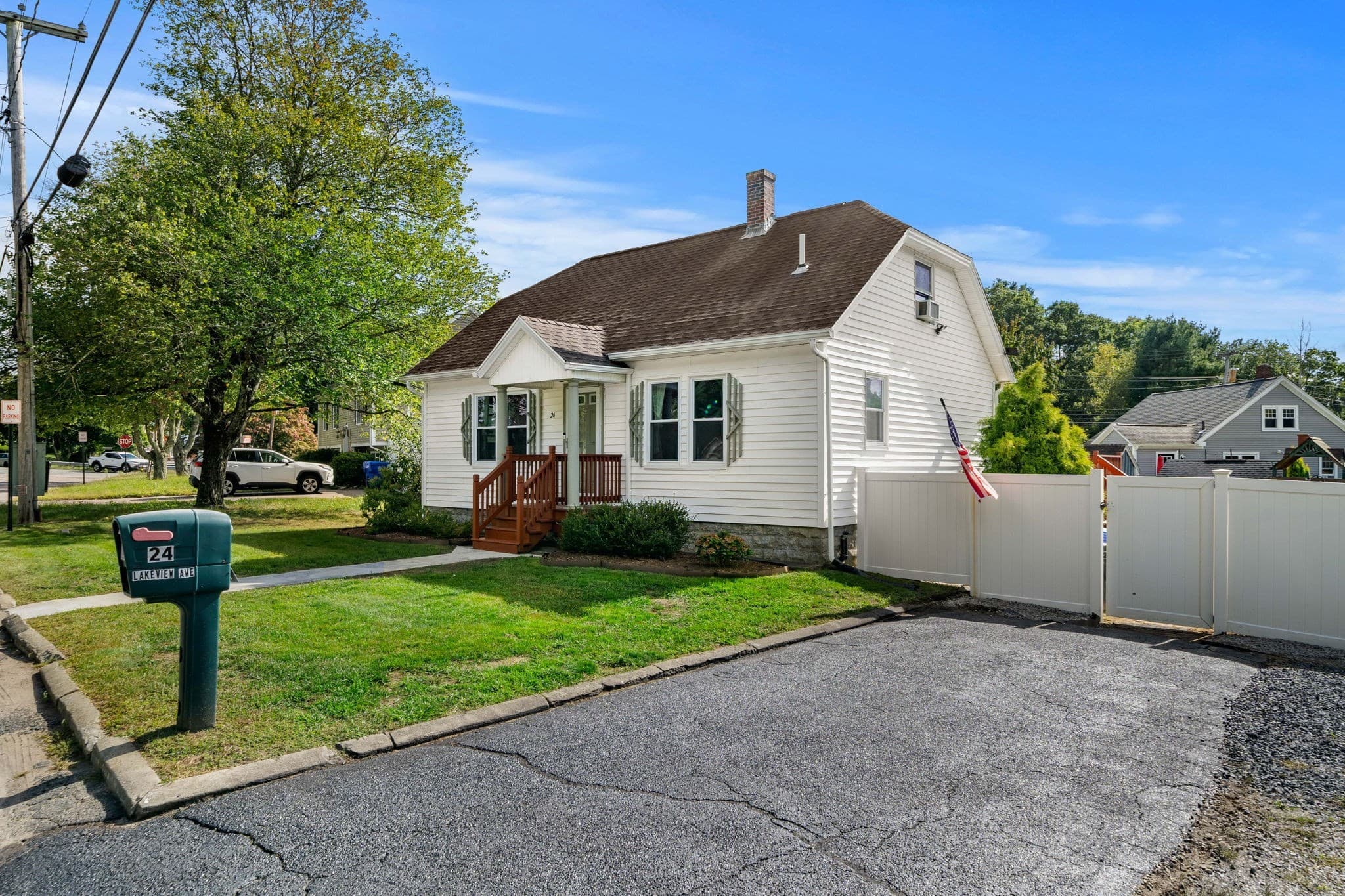 Single Family Residence at 24 Lakeview Ave, Taunton MA 02780, Taunton, photo 3 of 41