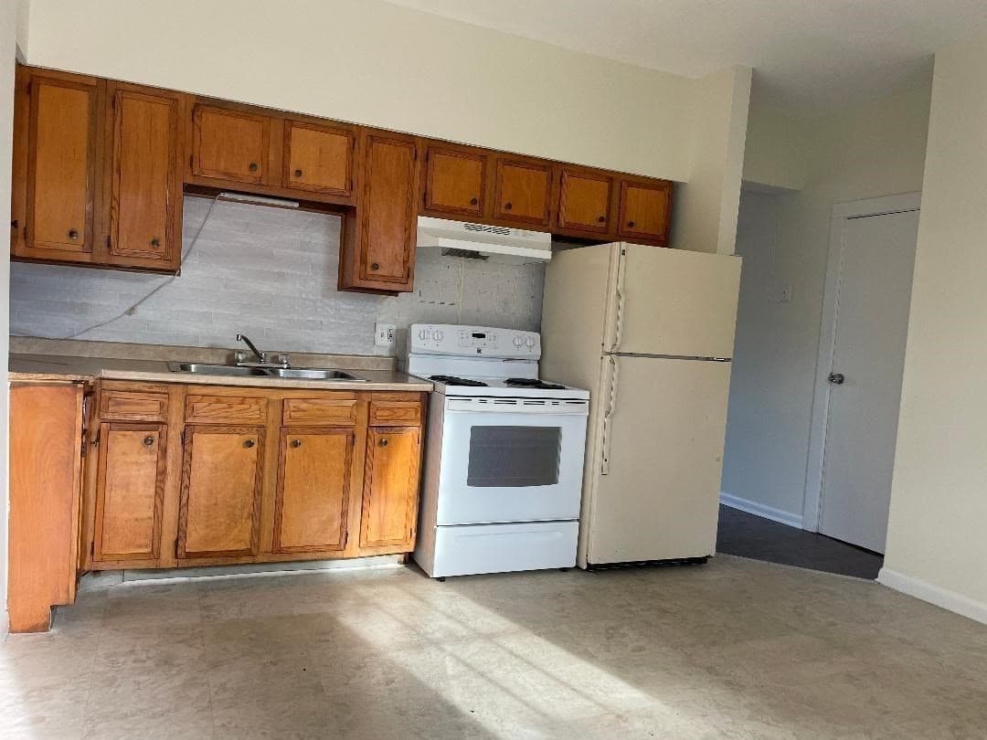 Multi Family at 13 Center Street, Holyoke MA 01040, Holyoke, photo 14 of 34
