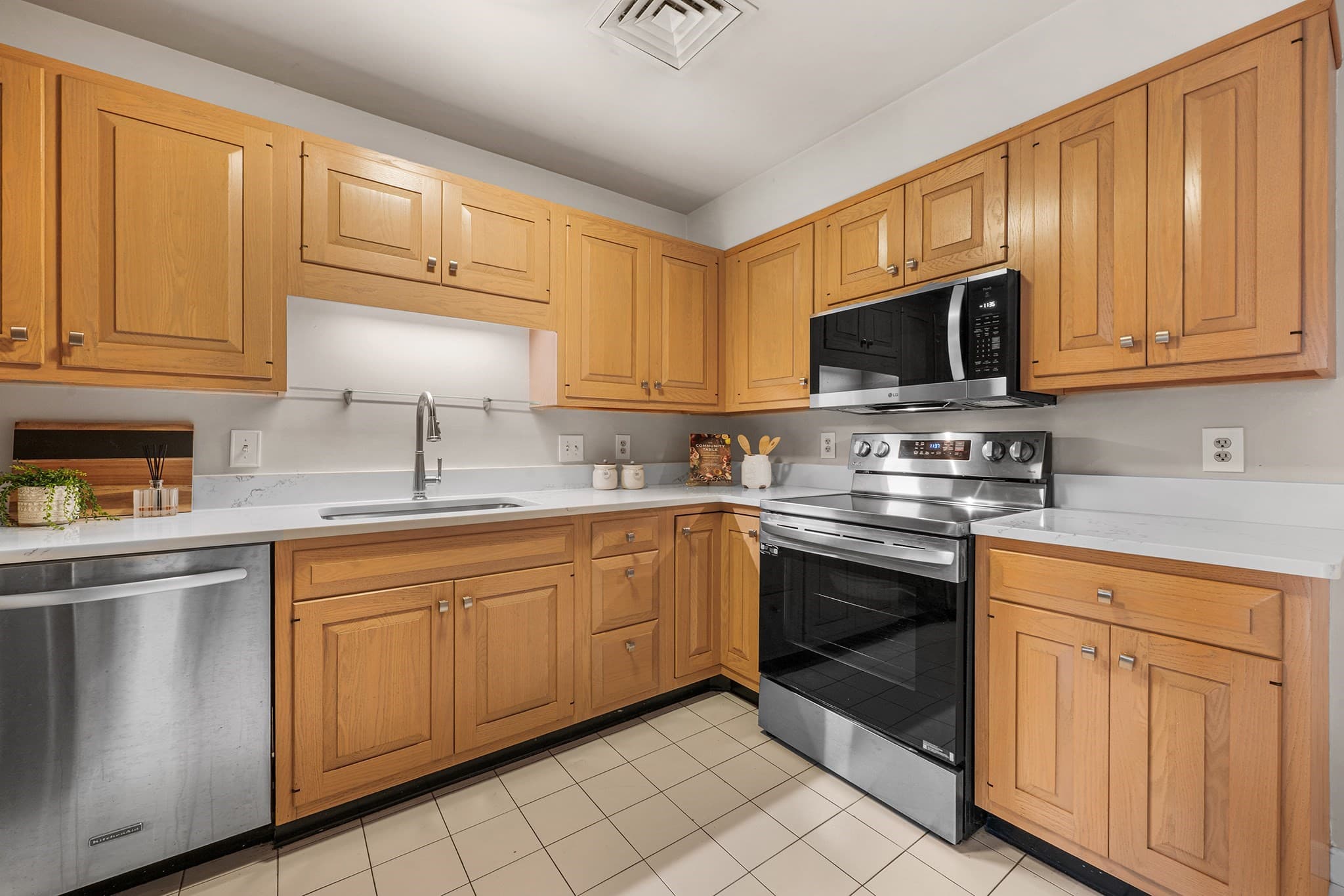 Condominium at 63 Garden Rd # 5, Wellesley MA 02481, Wellesley, photo 24 of 39