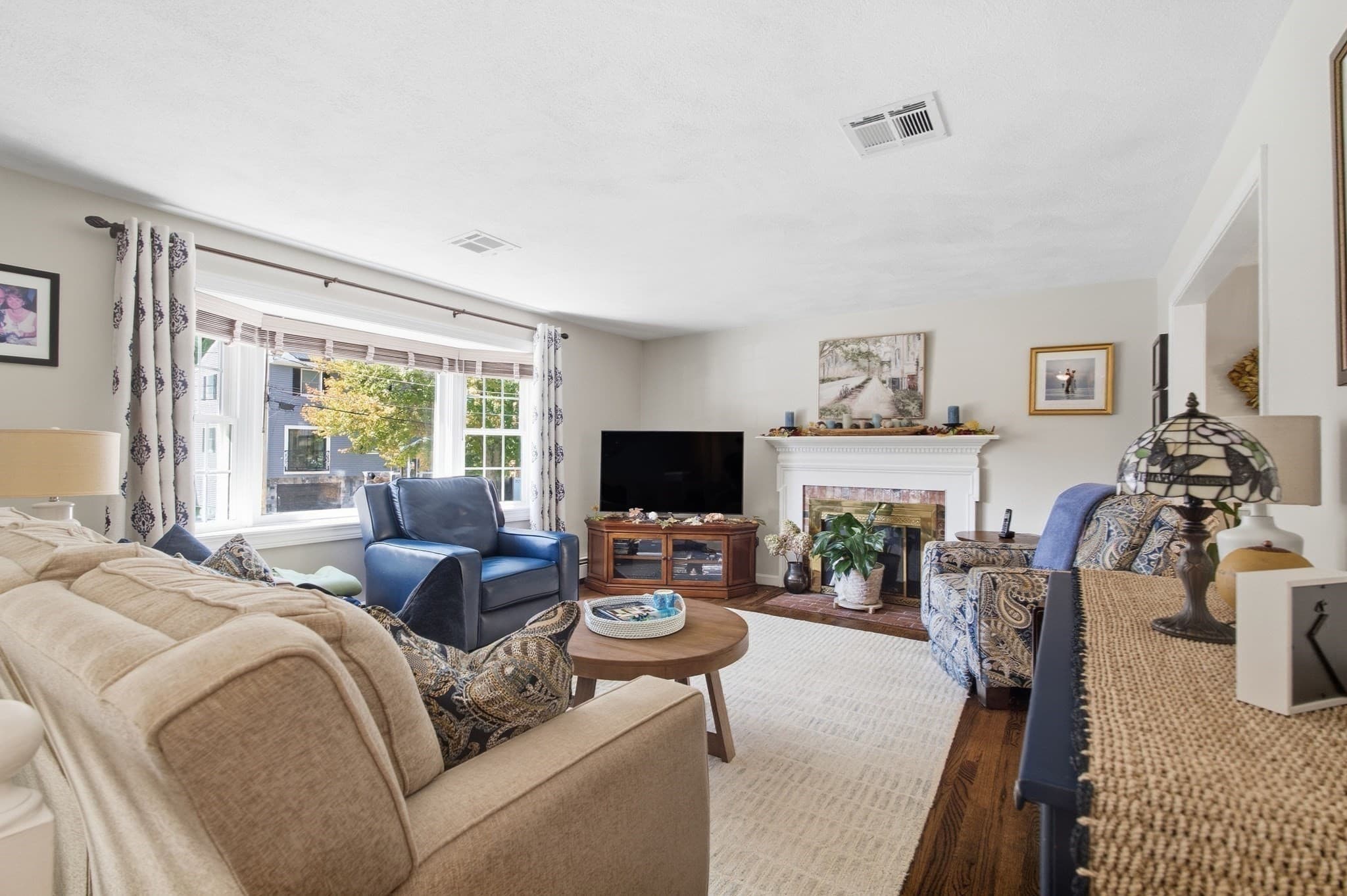 Single Family Residence at 136 Maplewood Rd, Lynn MA 01904, Lynn, photo 3 of 37