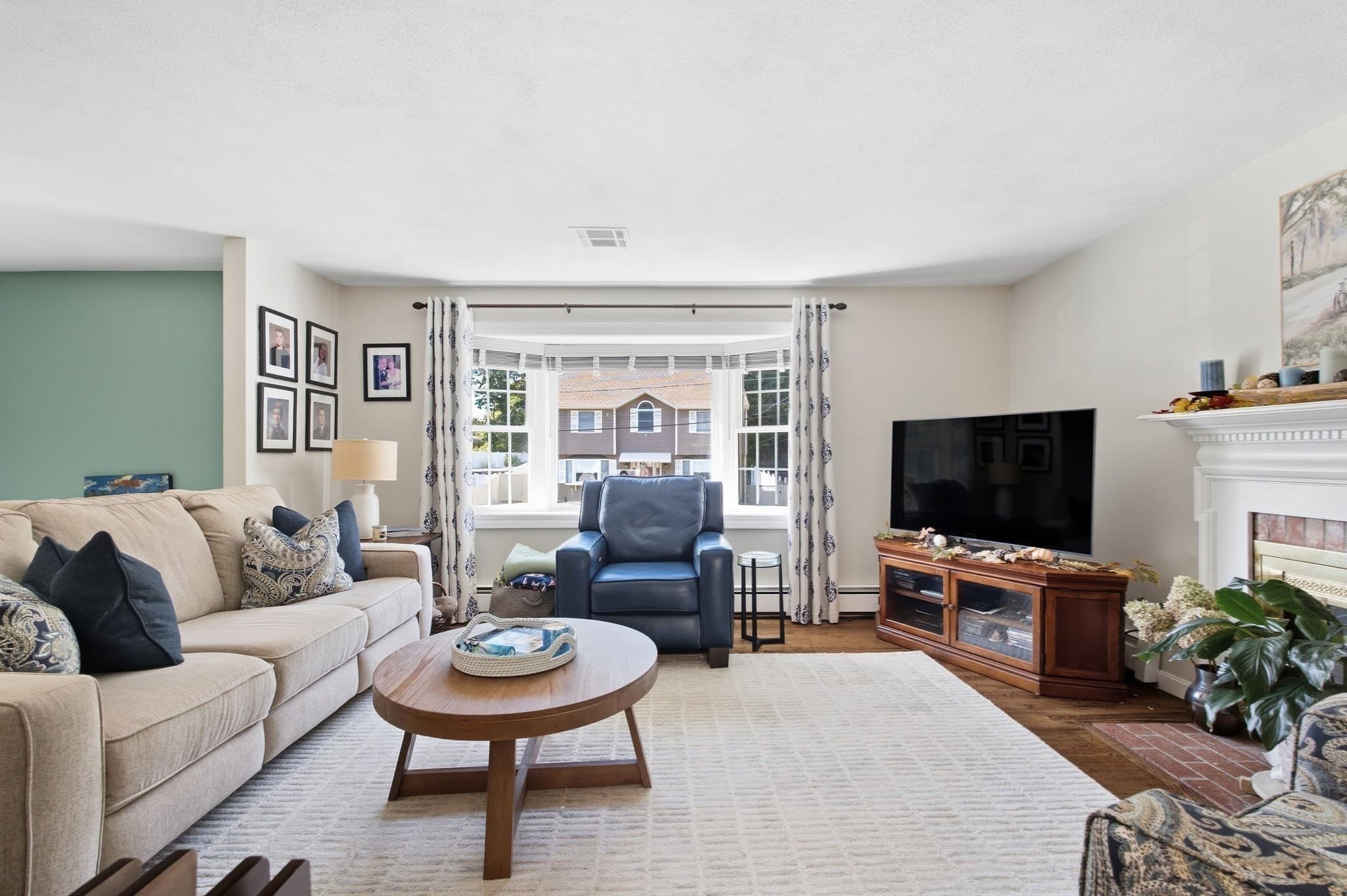 Single Family Residence at 136 Maplewood Rd, Lynn MA 01904, Lynn, photo 4 of 37