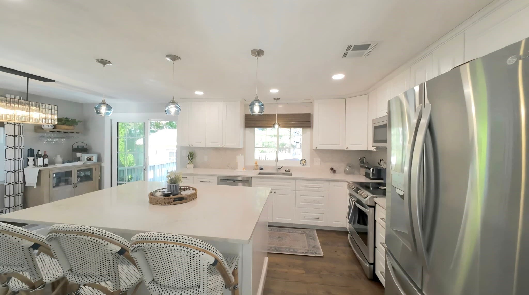 Single Family Residence at 136 Maplewood Rd, Lynn MA 01904, Lynn, photo 8 of 37