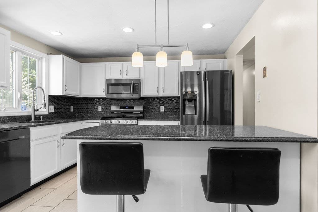 Single Family Residence at 39 Frost Ave, Brockton MA 02301, Brockton, photo 6 of 30
