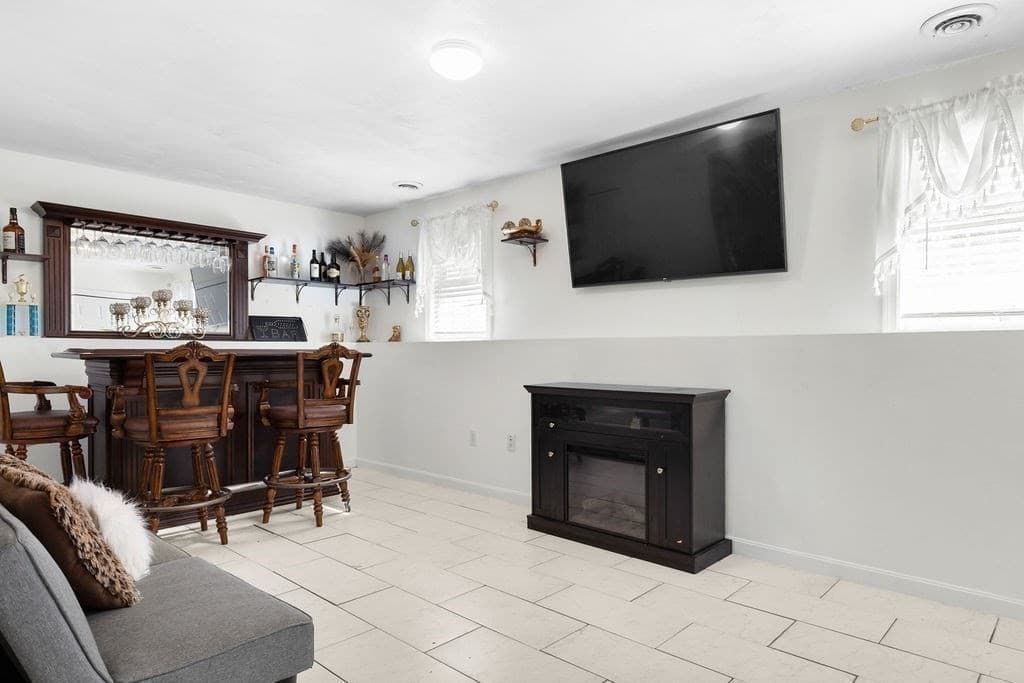 Single Family Residence at 39 Frost Ave, Brockton MA 02301, Brockton, photo 17 of 30