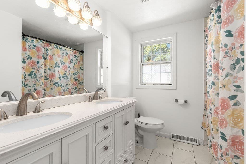Single Family Residence at 39 Frost Ave, Brockton MA 02301, Brockton, photo 12 of 30