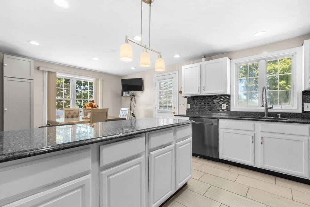 Single Family Residence at 39 Frost Ave, Brockton MA 02301, Brockton, photo 3 of 30