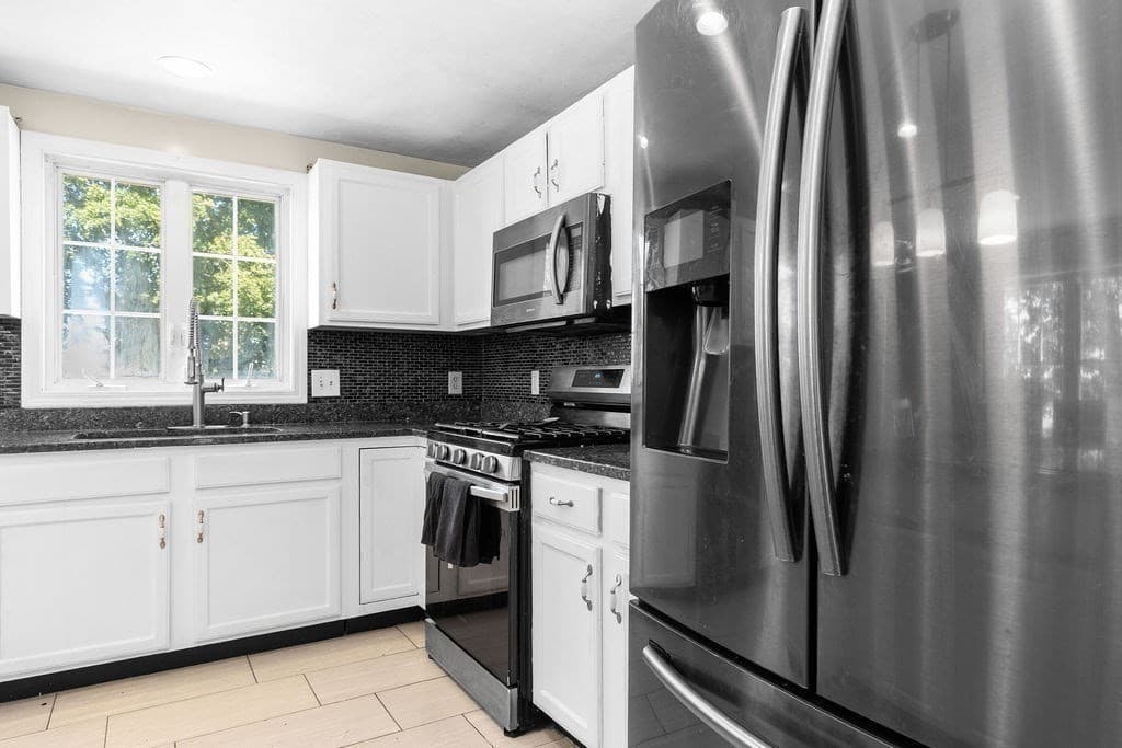 Single Family Residence at 39 Frost Ave, Brockton MA 02301, Brockton, photo 5 of 30