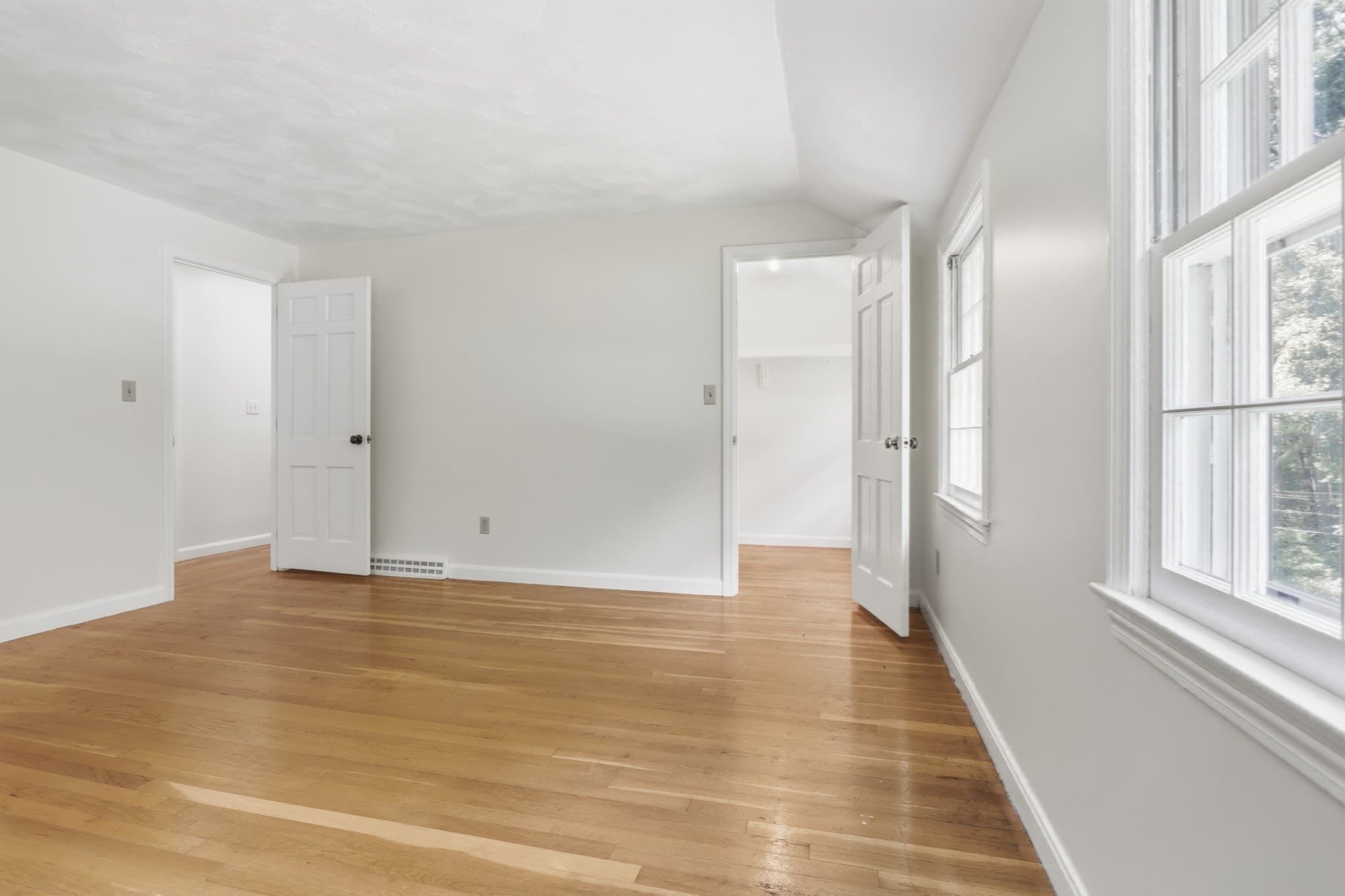 Single Family Residence at 10 Beaver Dam Dr, Westford MA 01886, Westford, photo 27 of 42