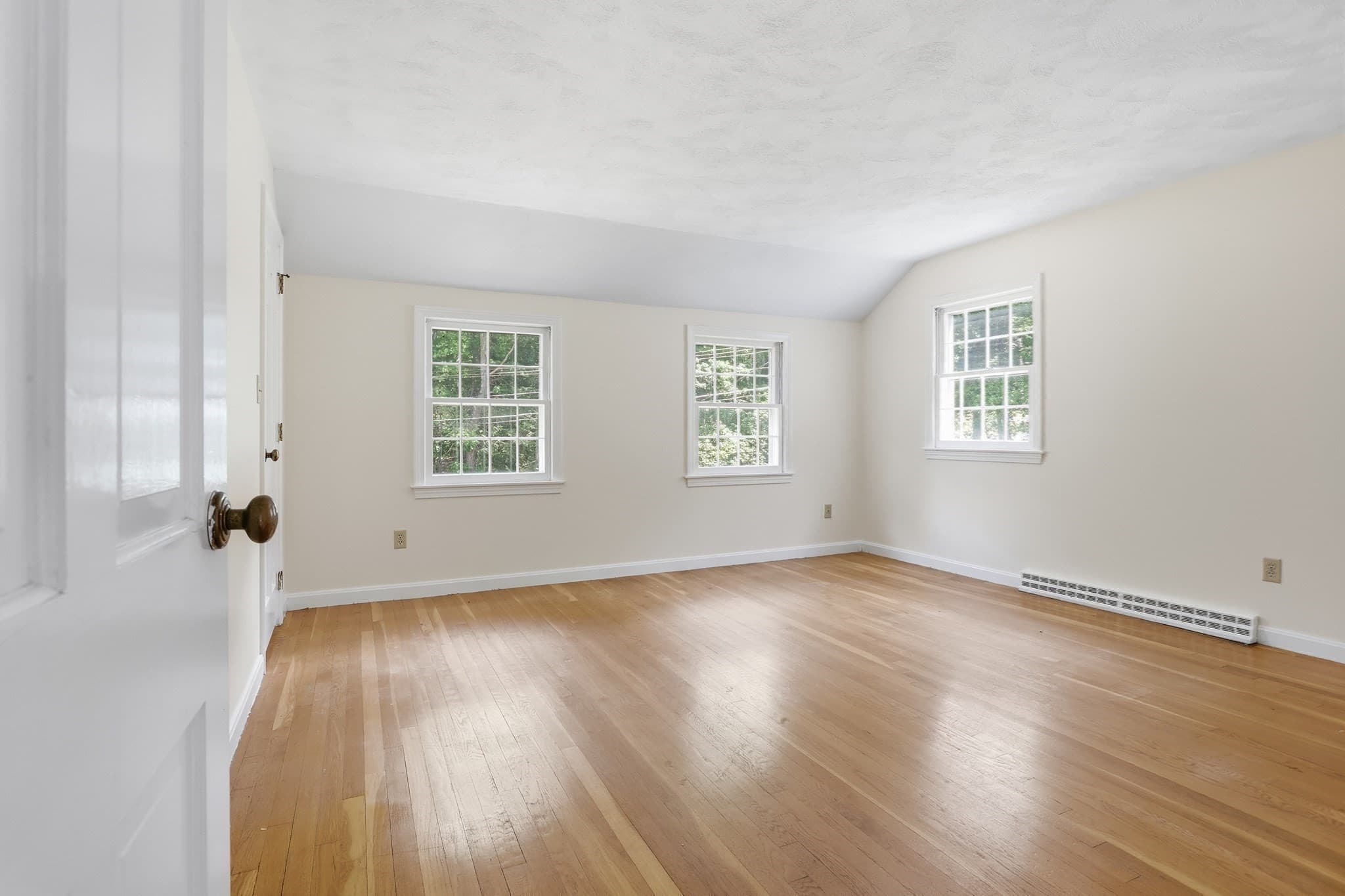 Single Family Residence at 10 Beaver Dam Dr, Westford MA 01886, Westford, photo 26 of 42