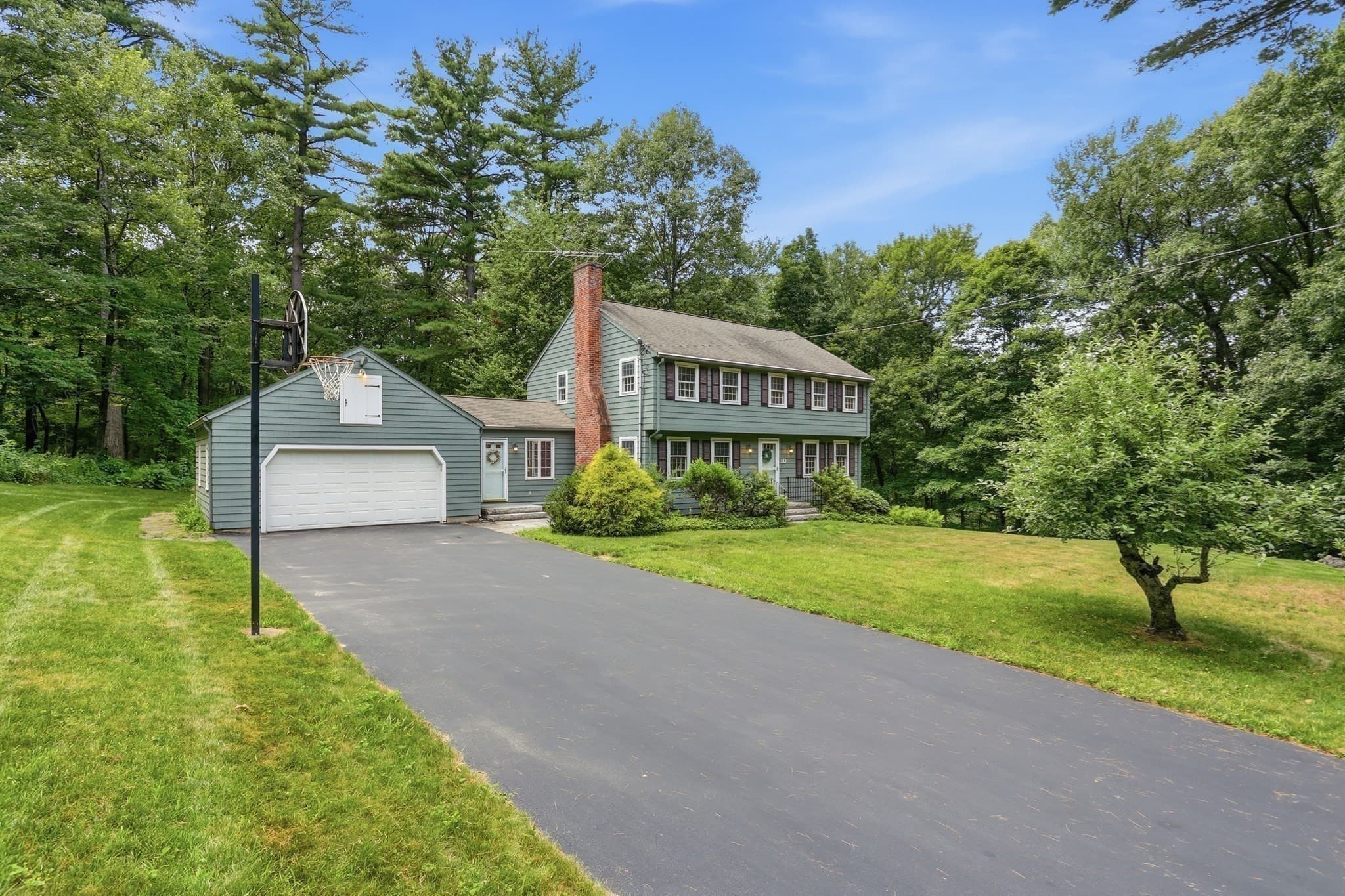 Single Family Residence at 10 Beaver Dam Dr, Westford MA 01886, Westford, photo 3 of 42