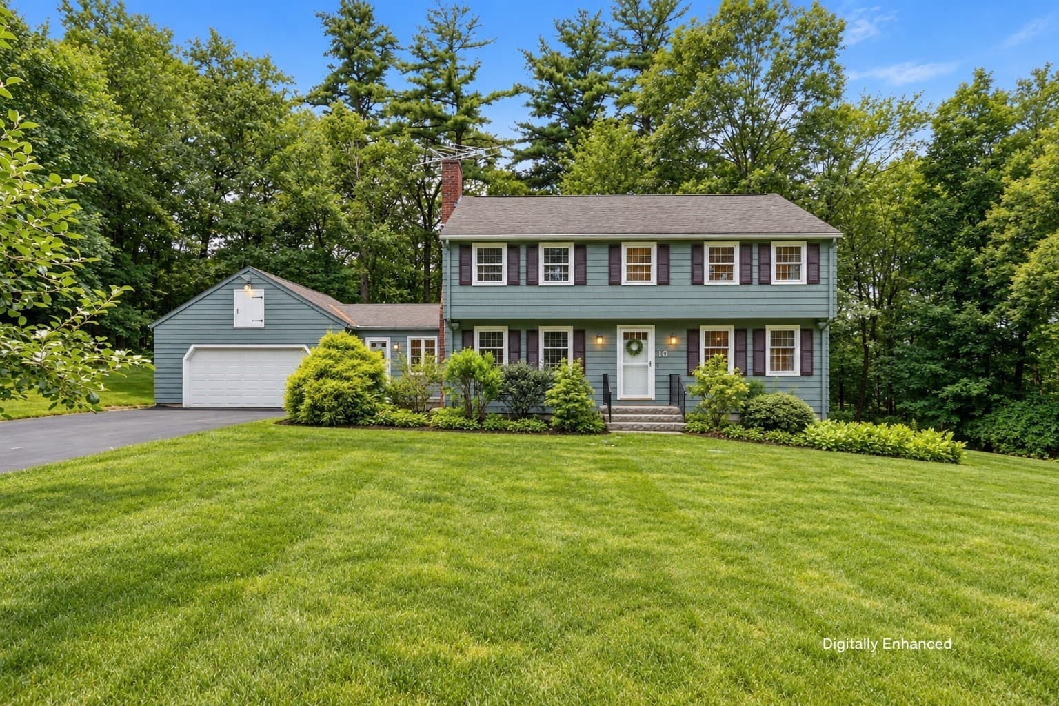 10 Beaver Dam Dr, Westford MA 01886