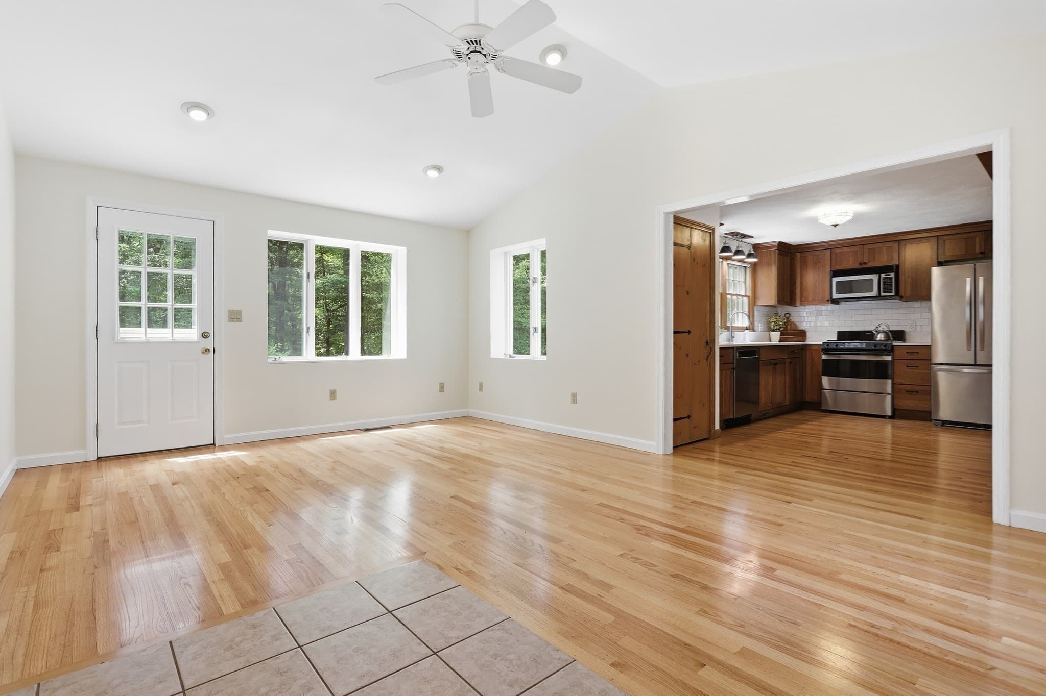 Single Family Residence at 10 Beaver Dam Dr, Westford MA 01886, Westford, photo 18 of 42