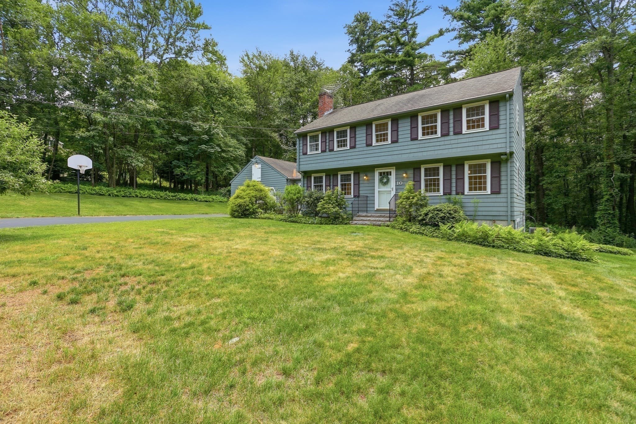 Single Family Residence at 10 Beaver Dam Dr, Westford MA 01886, Westford, photo 4 of 42