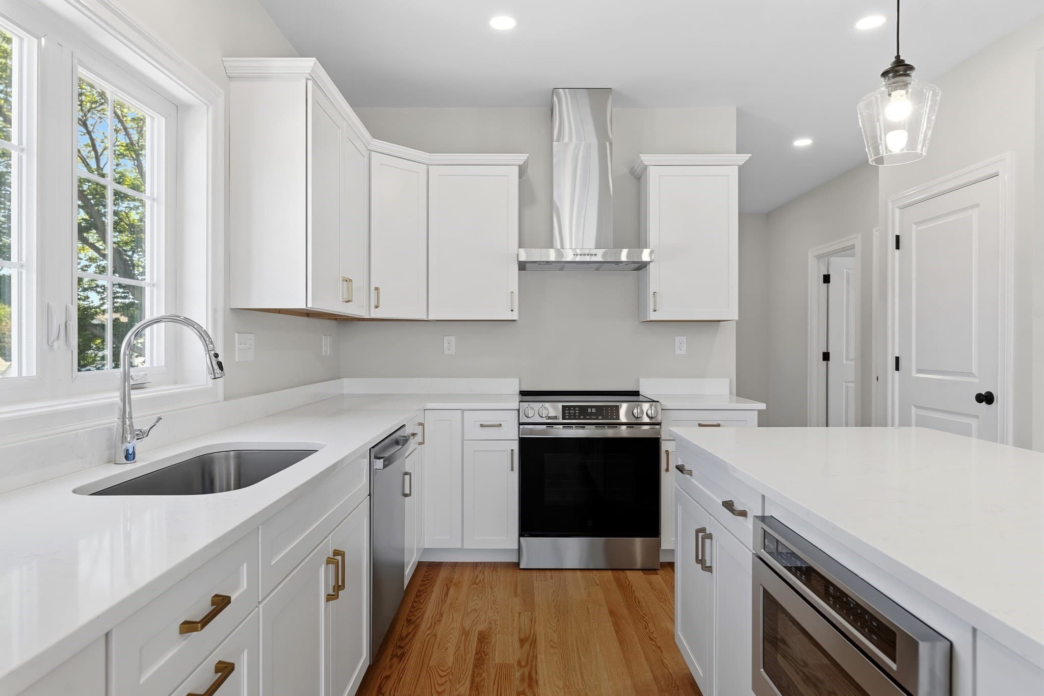 Single Family Residence at 11 Isola Lane, Stoneham MA 02180, Stoneham, photo 4 of 18