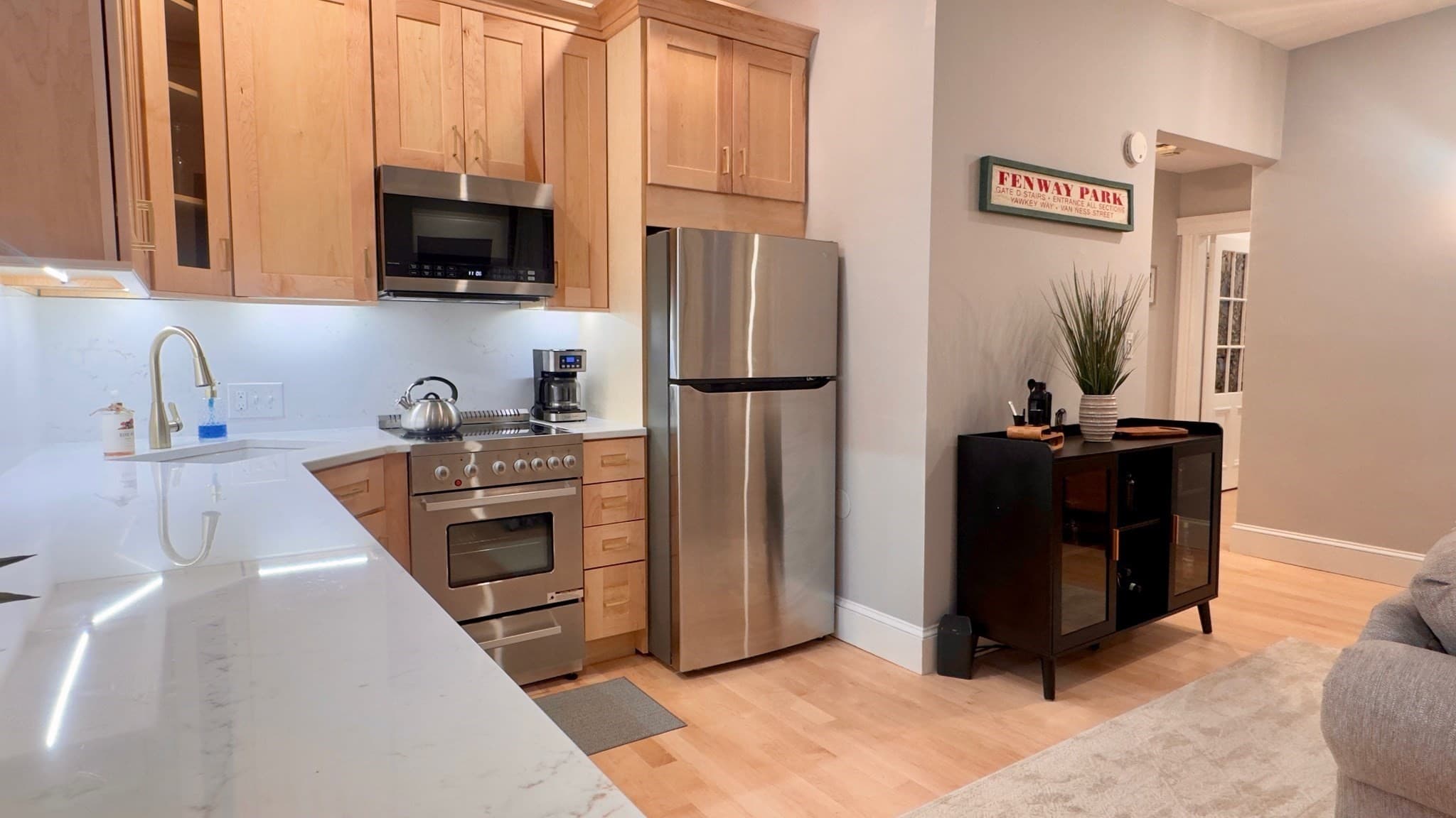 Condominium at 135 Marlborough # 2, Boston MA 02116, Boston, photo 2 of 10