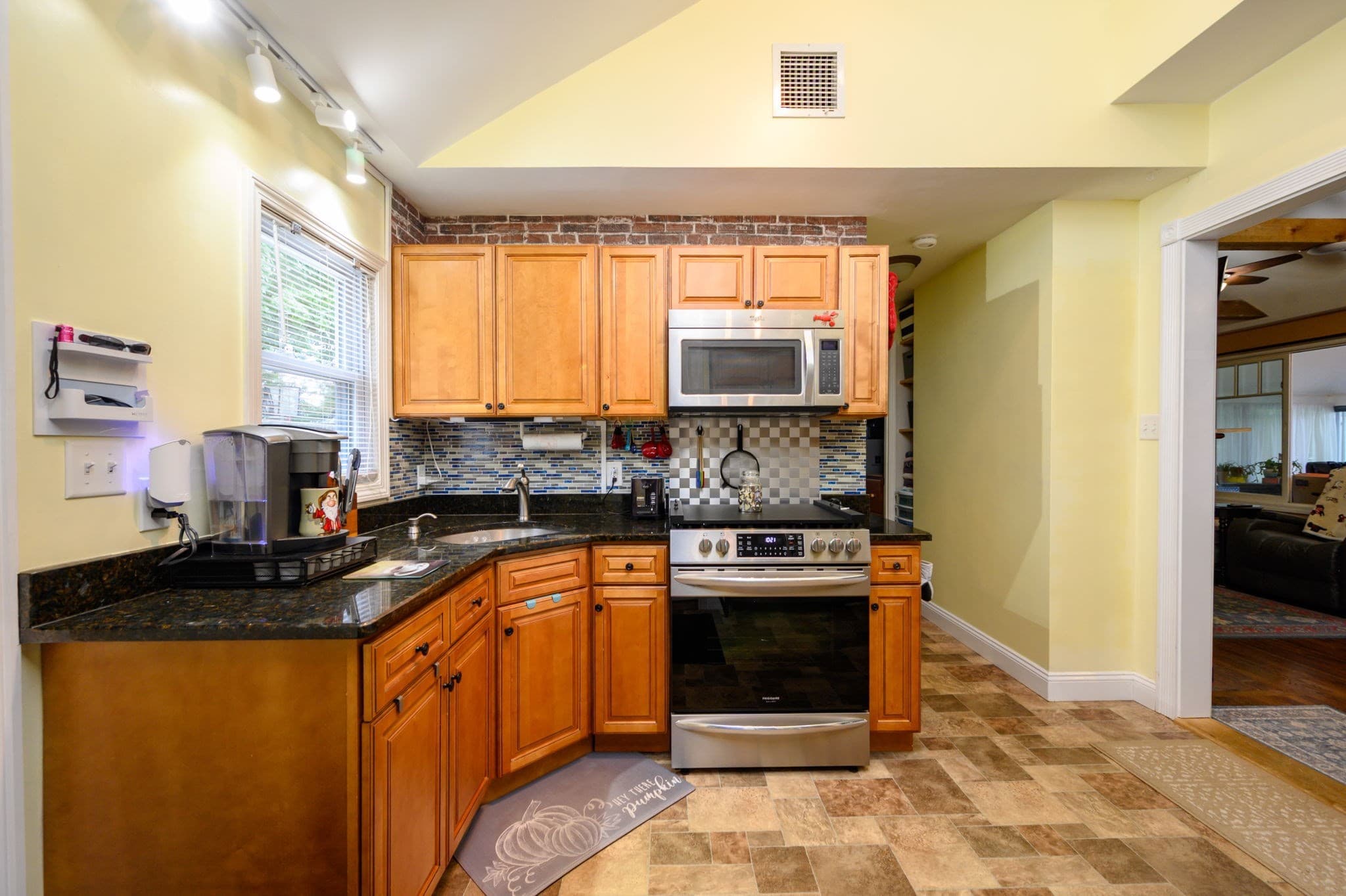 Single Family Residence at 43 Furnace Ln, Pembroke MA 02359, Pembroke, photo 8 of 34