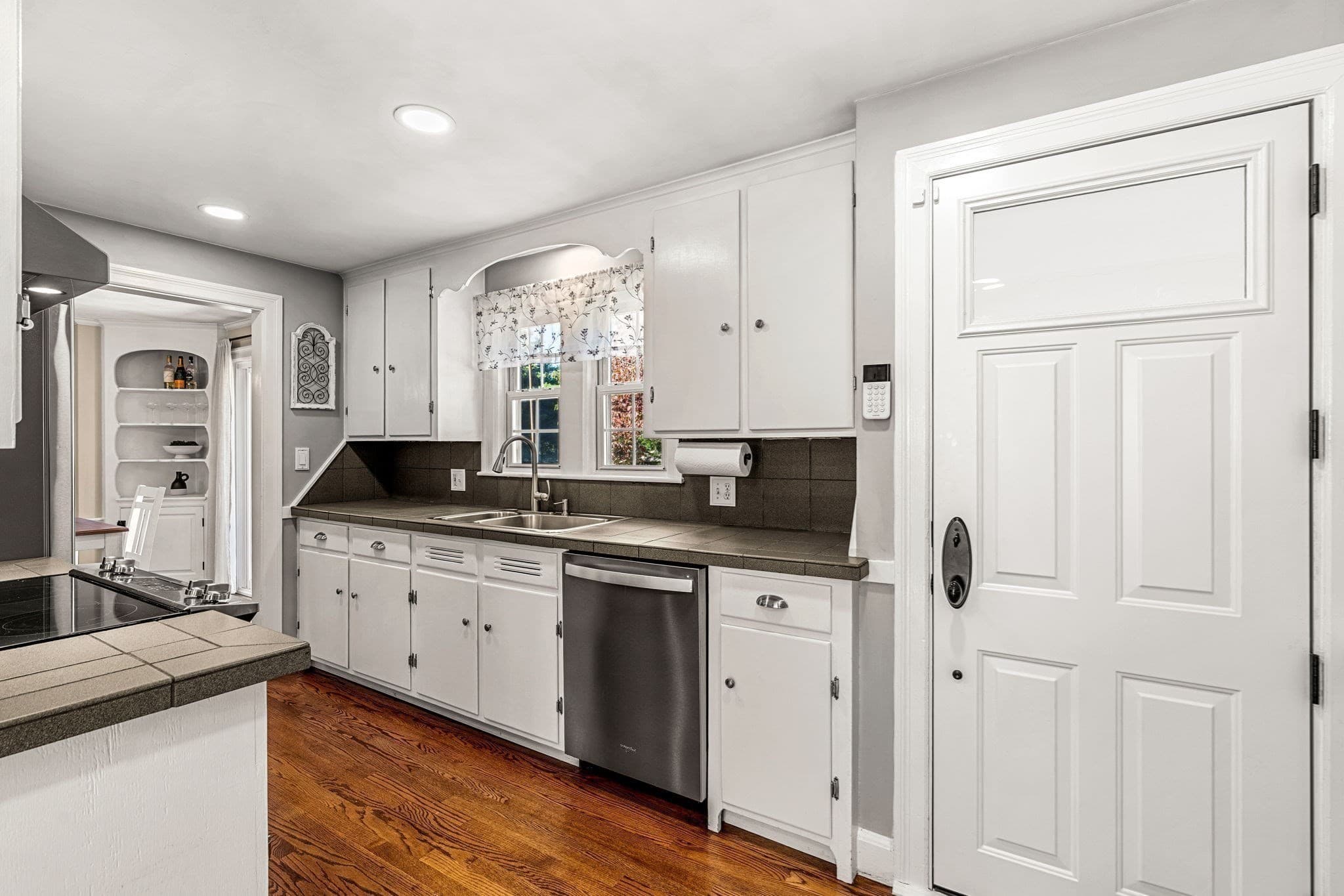 Single Family Residence at 189 Prospect St, Wakefield MA 01880, Wakefield, photo 18 of 37