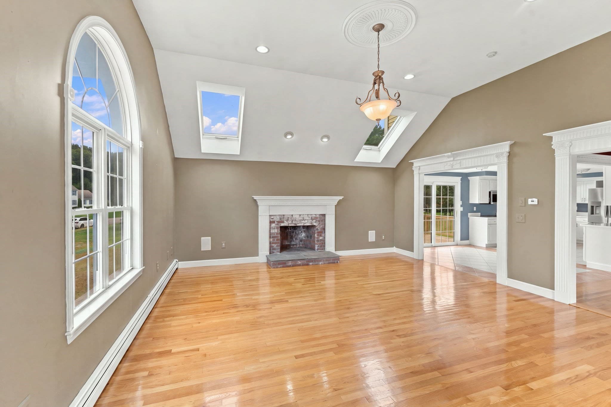 Single Family Residence at 27 Charles Ave, Uxbridge MA 01569, Uxbridge, photo 11 of 42