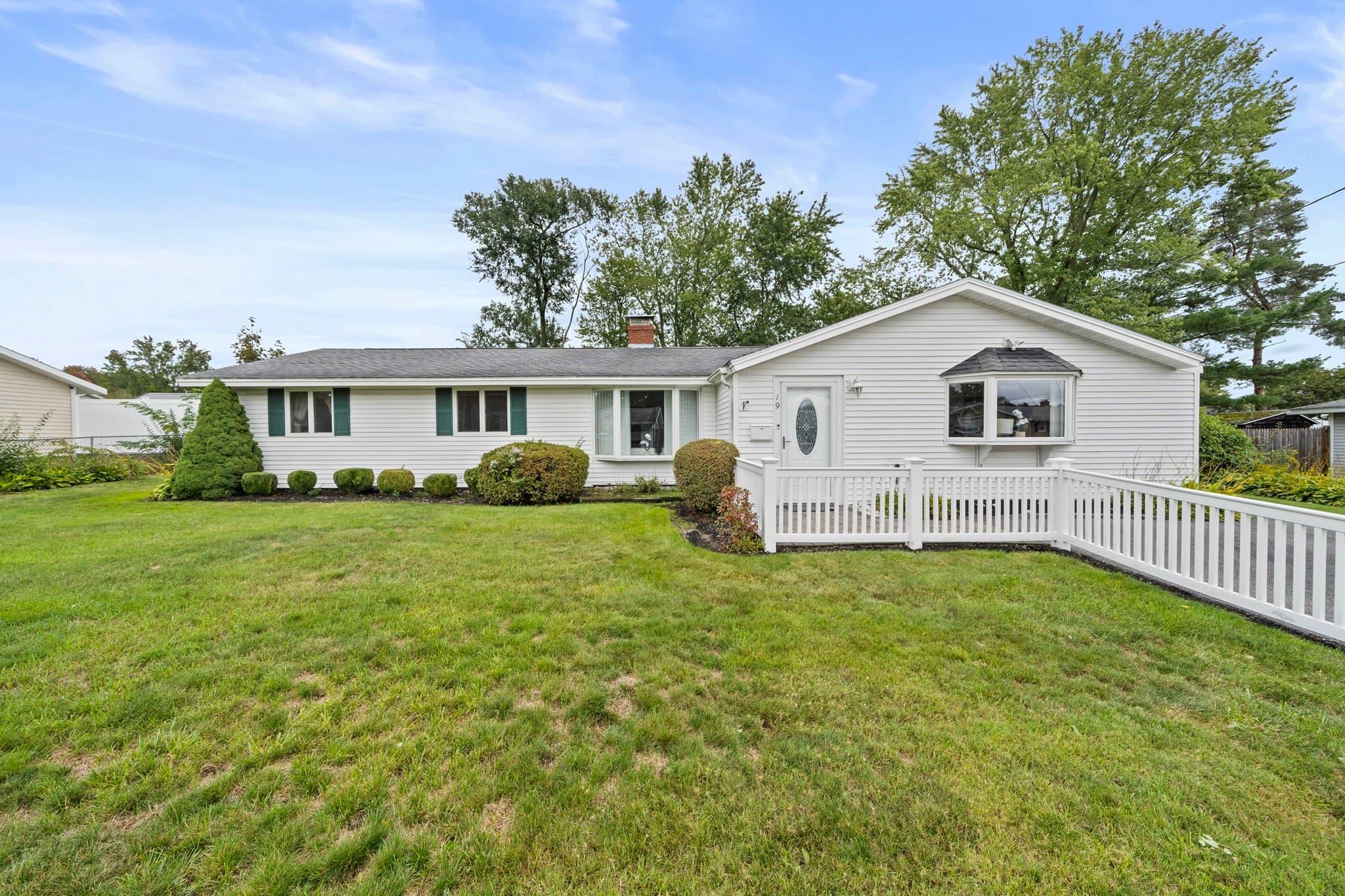 19 William Road, Holbrook MA 02343