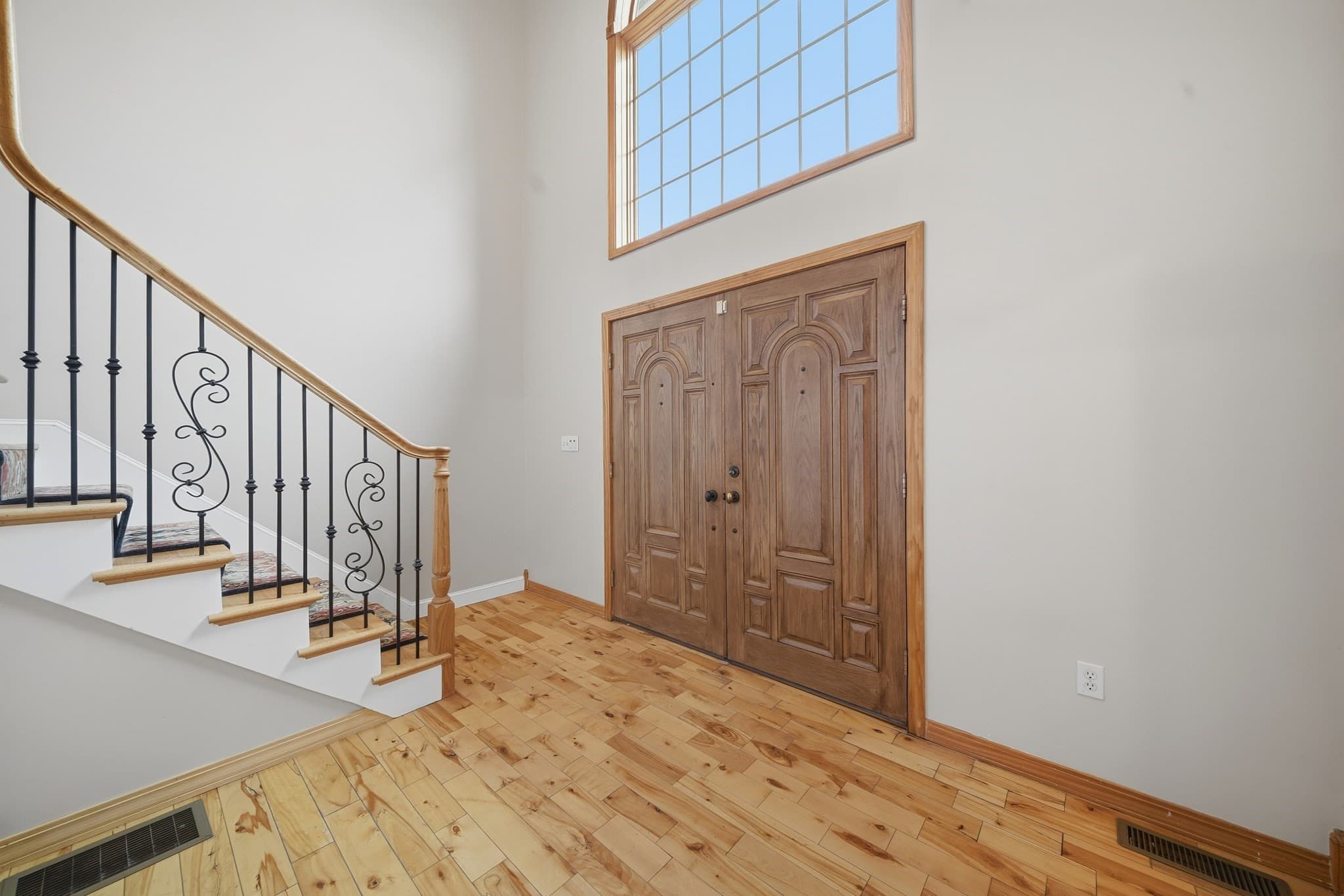 Single Family Residence at 9 Myopia Rd, Stoneham MA 02180, Stoneham, photo 6 of 39
