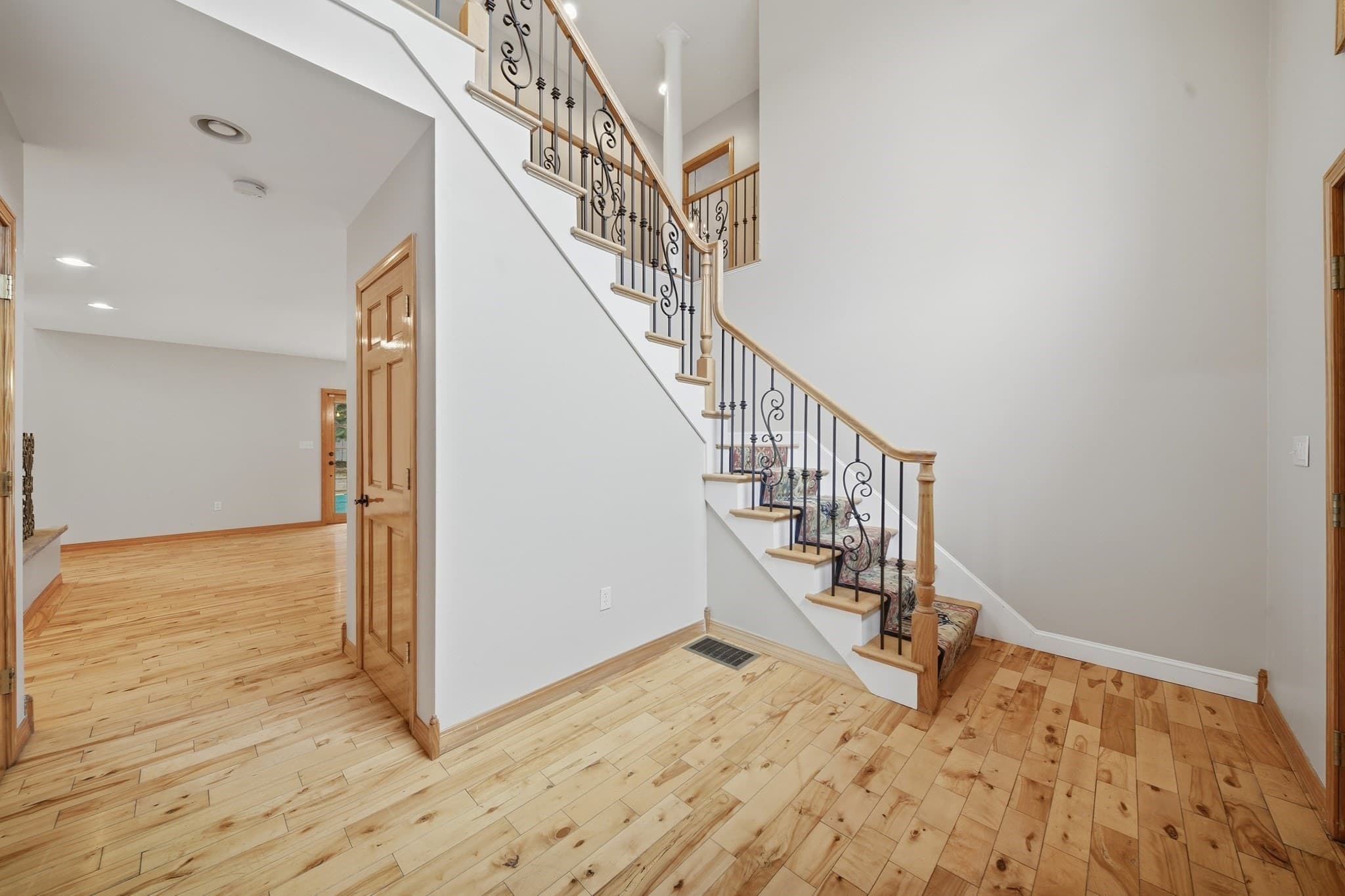 Single Family Residence at 9 Myopia Rd, Stoneham MA 02180, Stoneham, photo 7 of 39