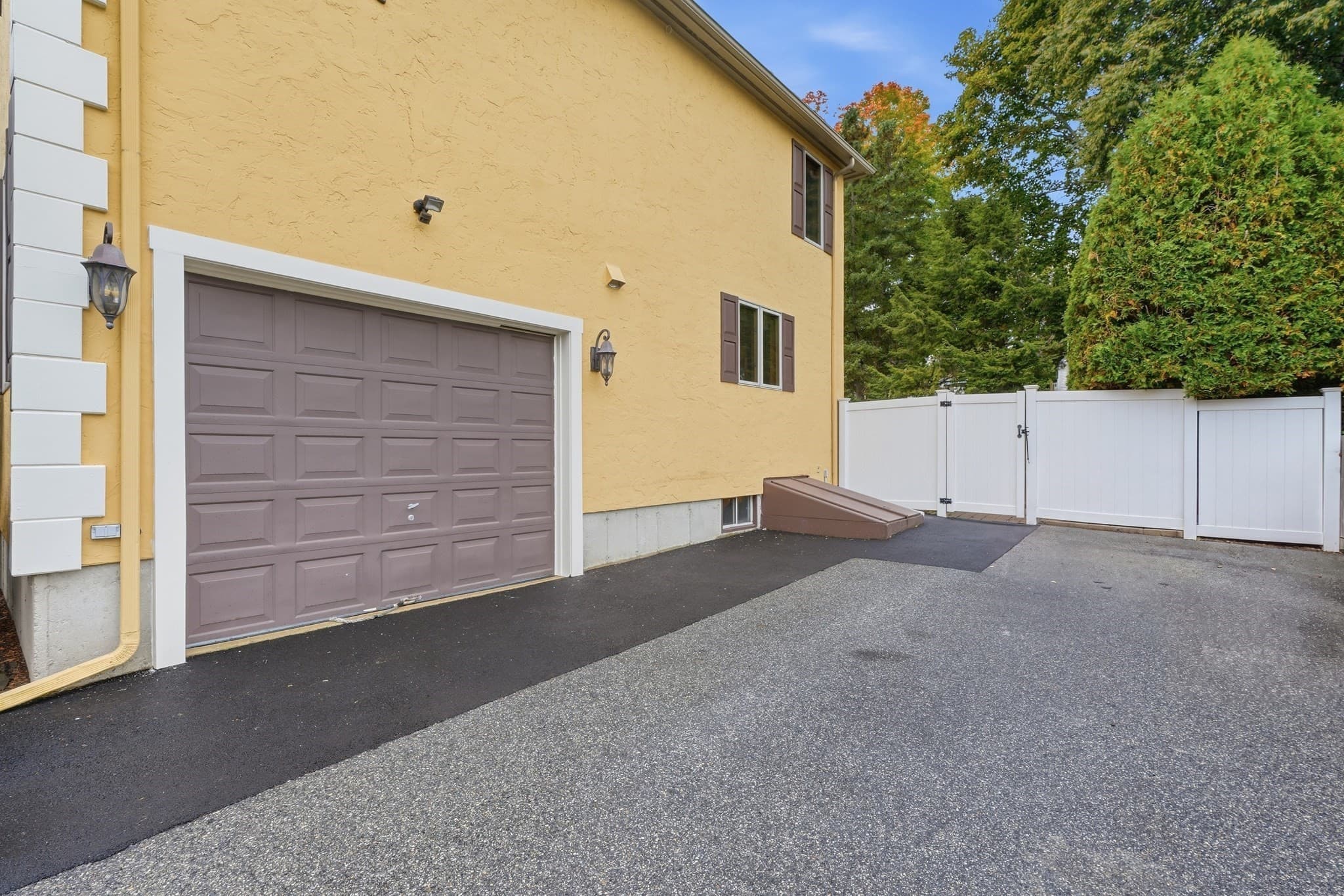 Single Family Residence at 9 Myopia Rd, Stoneham MA 02180, Stoneham, photo 4 of 39