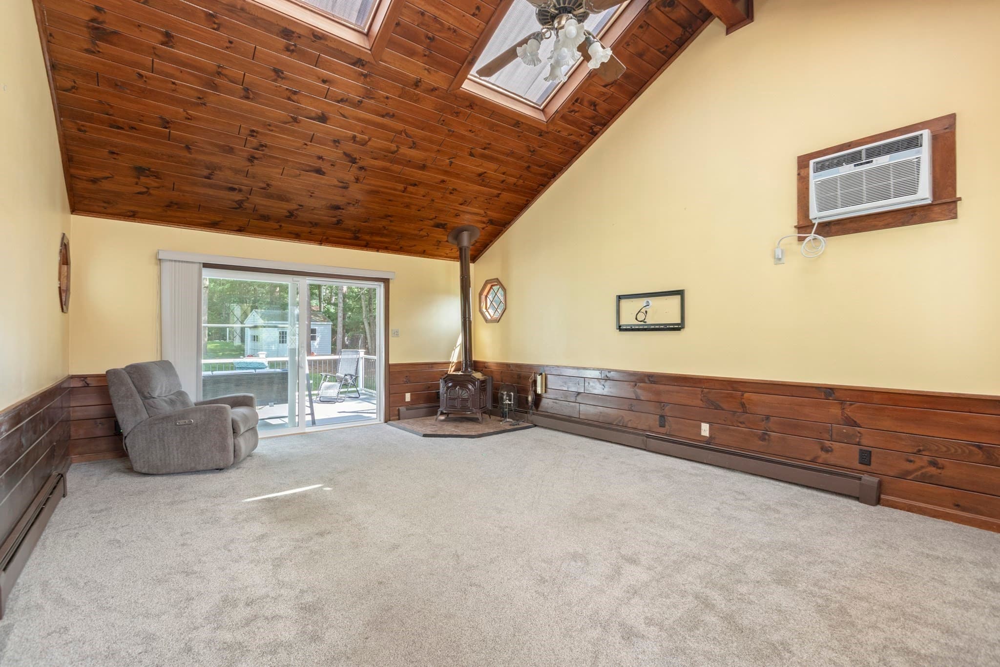 Single Family Residence at 6 Tracey St, Acushnet MA 02743, Acushnet, photo 11 of 39