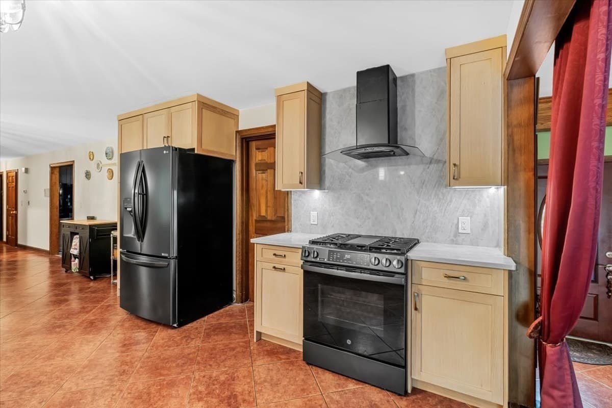 Single Family Residence at 331 Mountain St, Sharon MA 02067, Sharon, photo 11 of 42