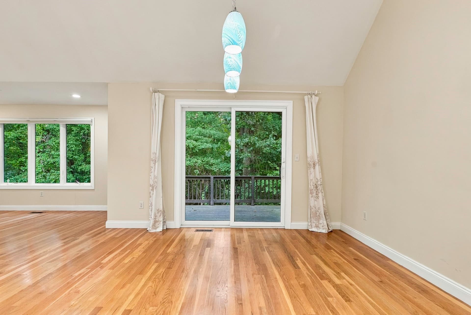 Condominium at 104 Dahlia Drive # 104, Wayland MA 01778, photo 5 of 26
