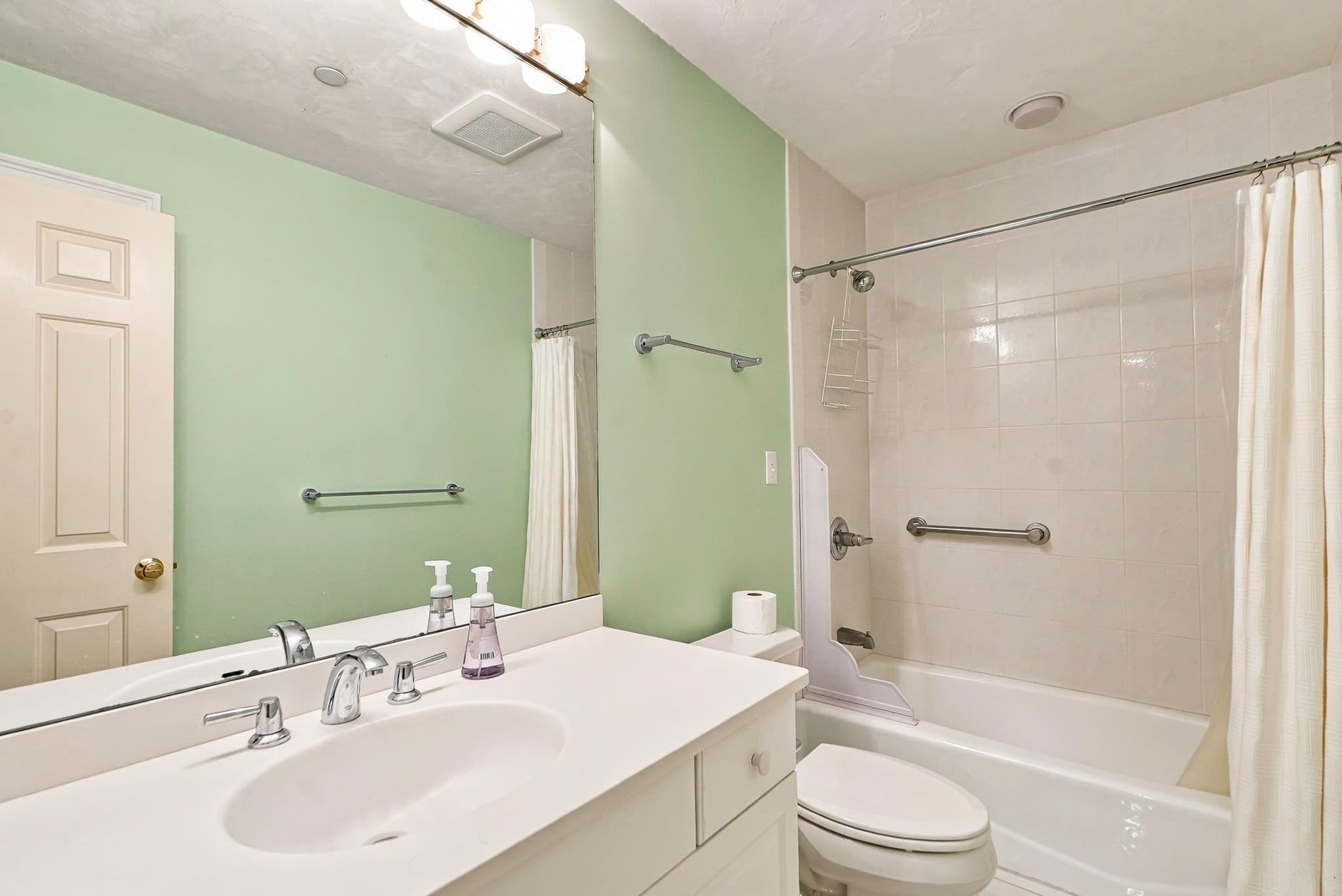 Condominium at 104 Dahlia Drive # 104, Wayland MA 01778, Wayland, photo 18 of 23