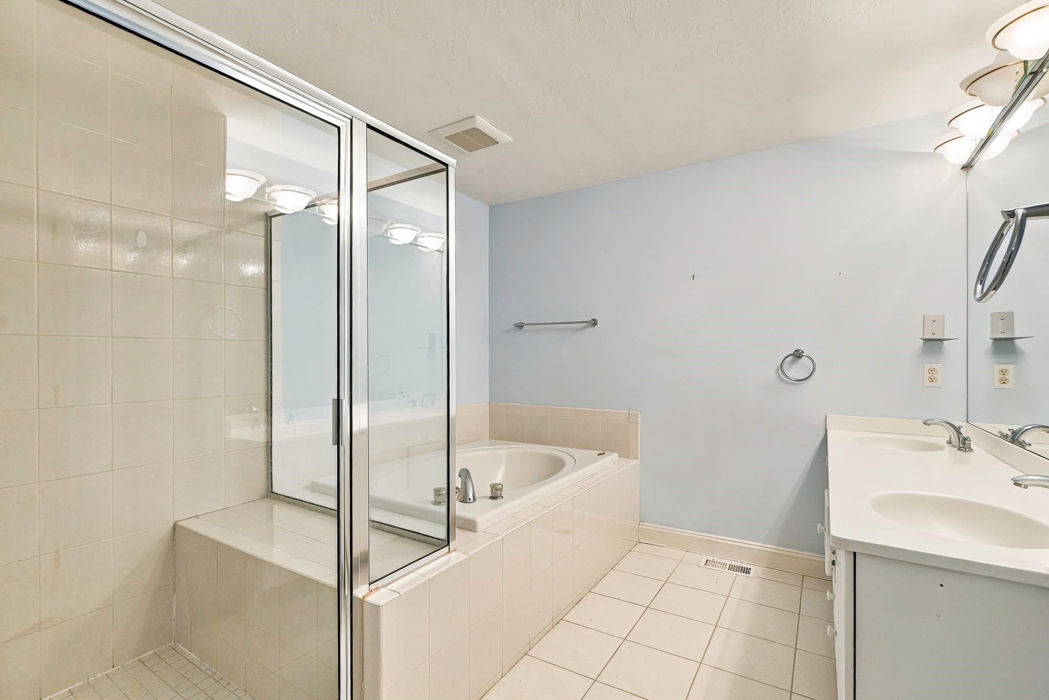 Condominium at 104 Dahlia Drive # 104, Wayland MA 01778, Wayland, photo 15 of 23