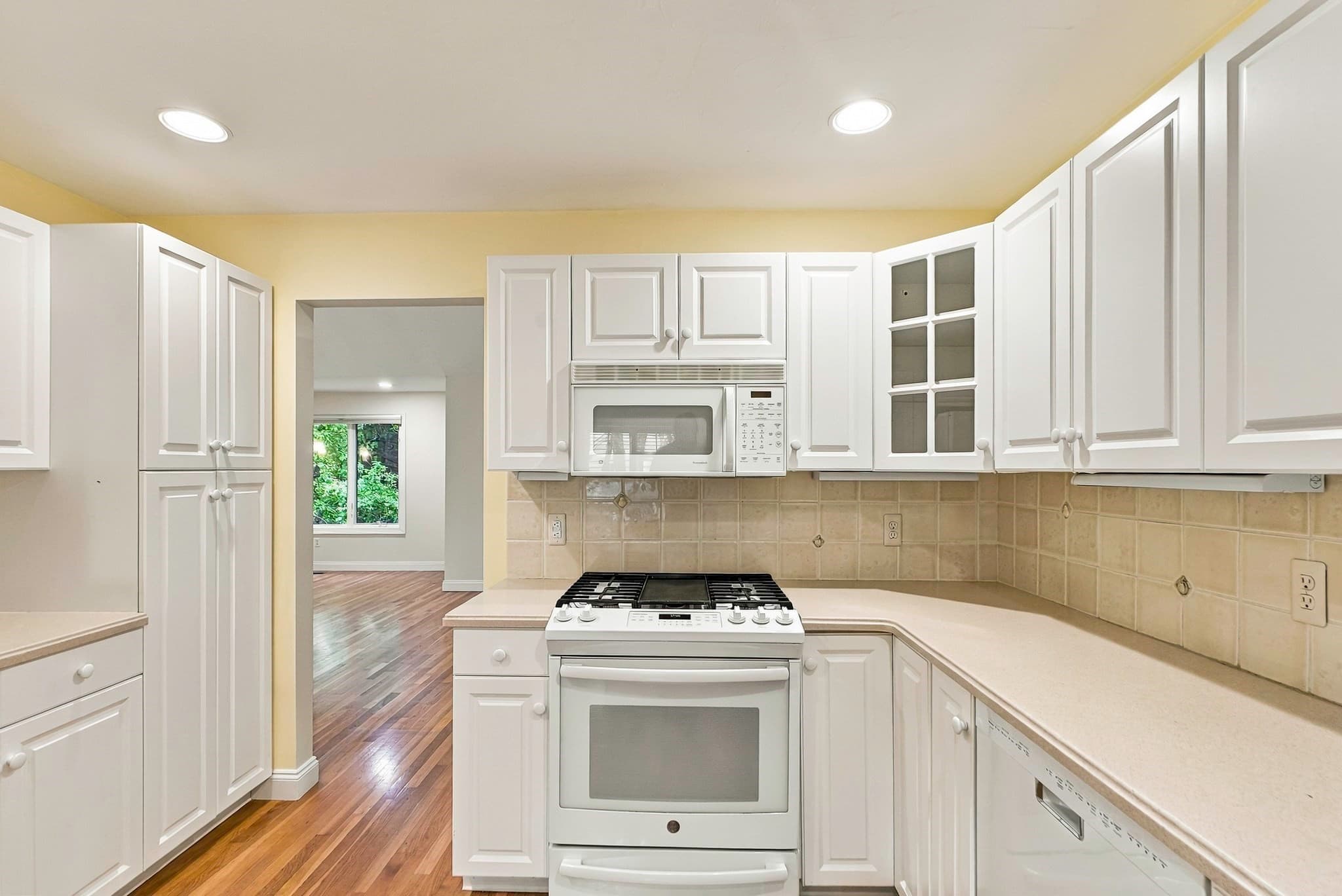 Condominium at 104 Dahlia Drive # 104, Wayland MA 01778, Wayland, photo 8 of 23