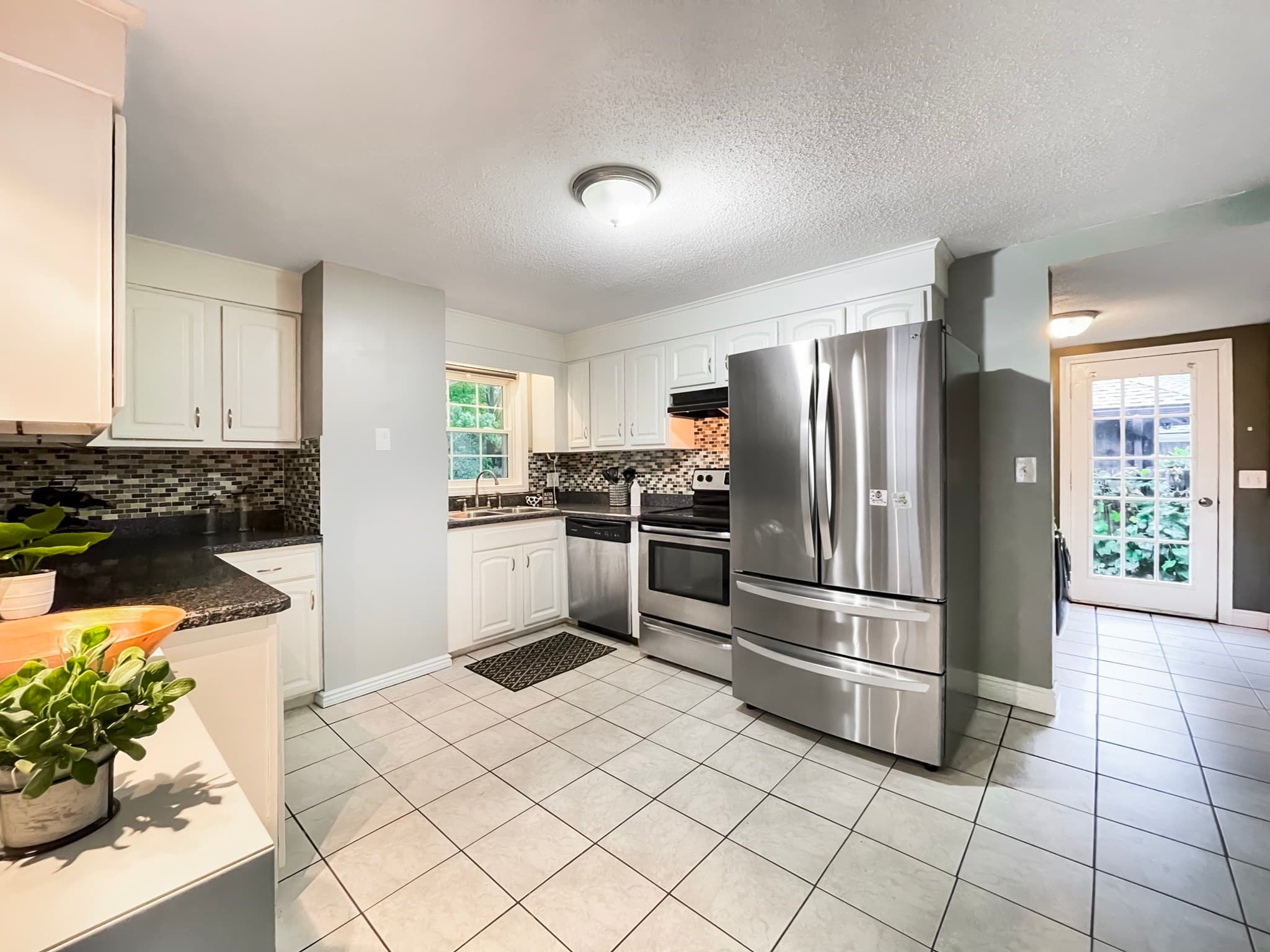 Single Family Residence at 28 Wells Ave, Chicopee MA 01020, Chicopee, photo 3 of 22