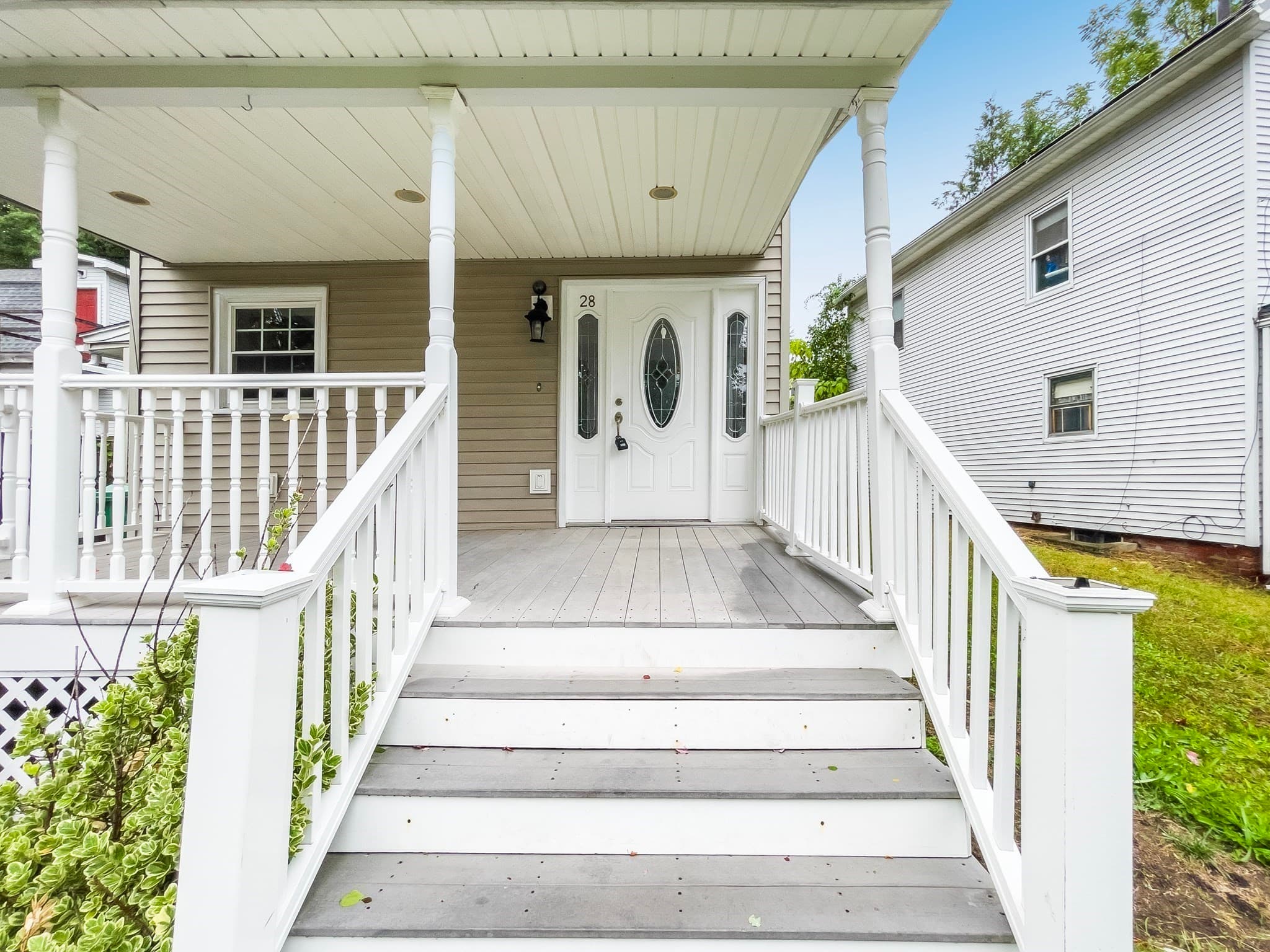 28 Wells Ave, Chicopee MA 01020