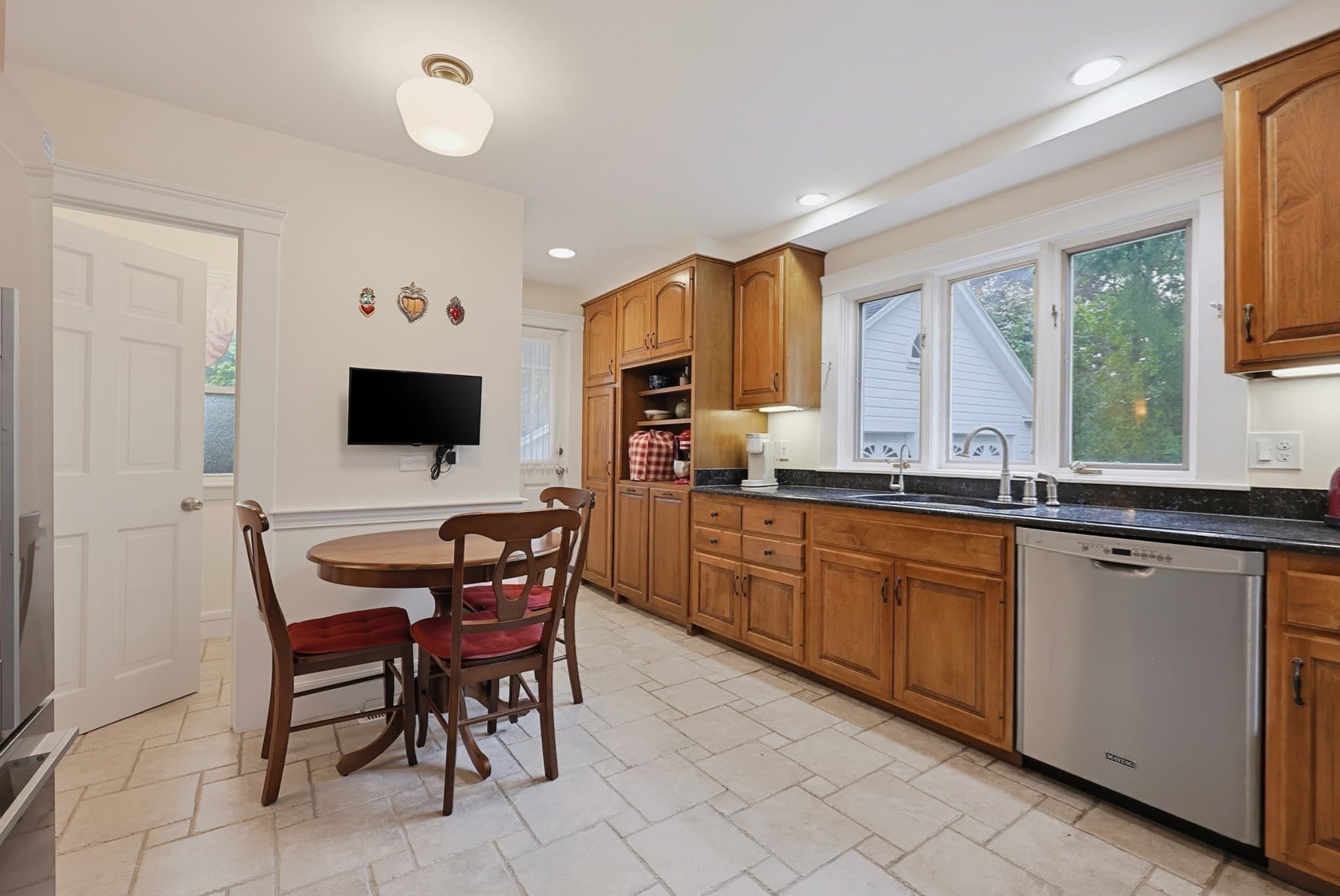 Single Family Residence at 51 Bates Ave., Weymouth MA 02190, Weymouth, photo 9 of 32