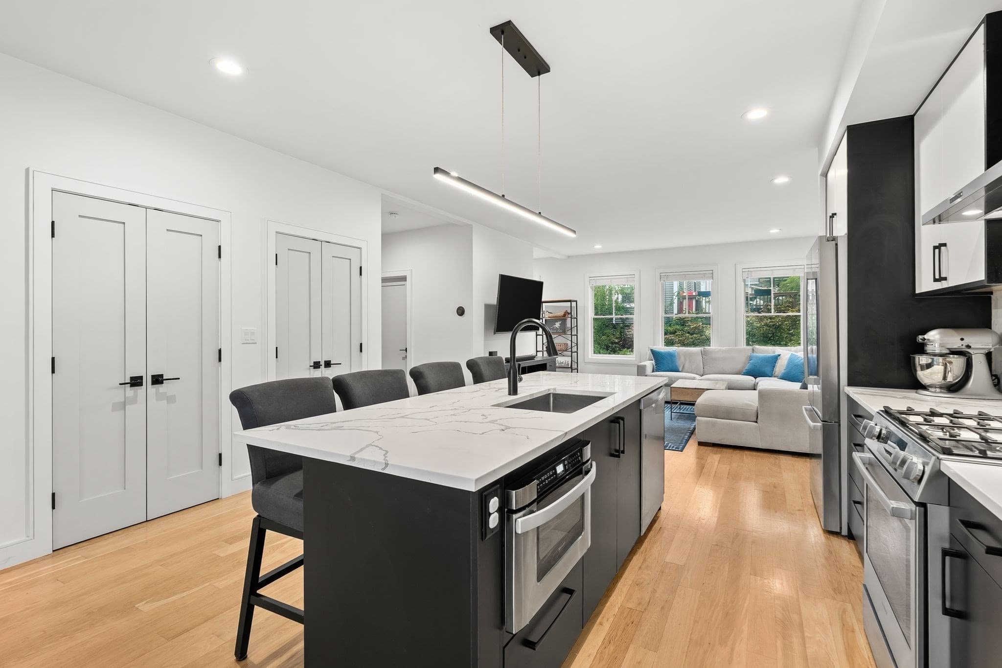 Condominium at 1 Prospect Ave # 2, Boston MA 02131, Boston, photo 12 of 41