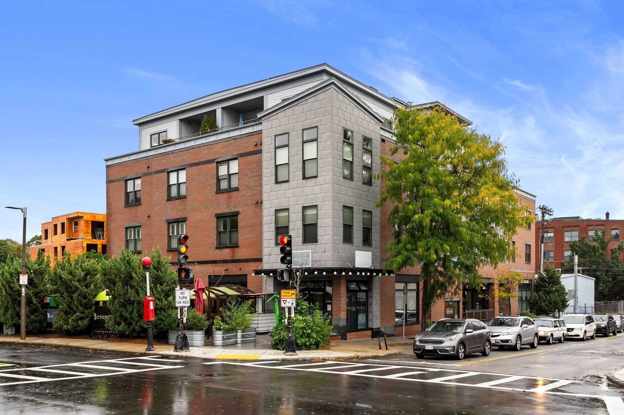 156 Green St # 302, Boston MA 02130