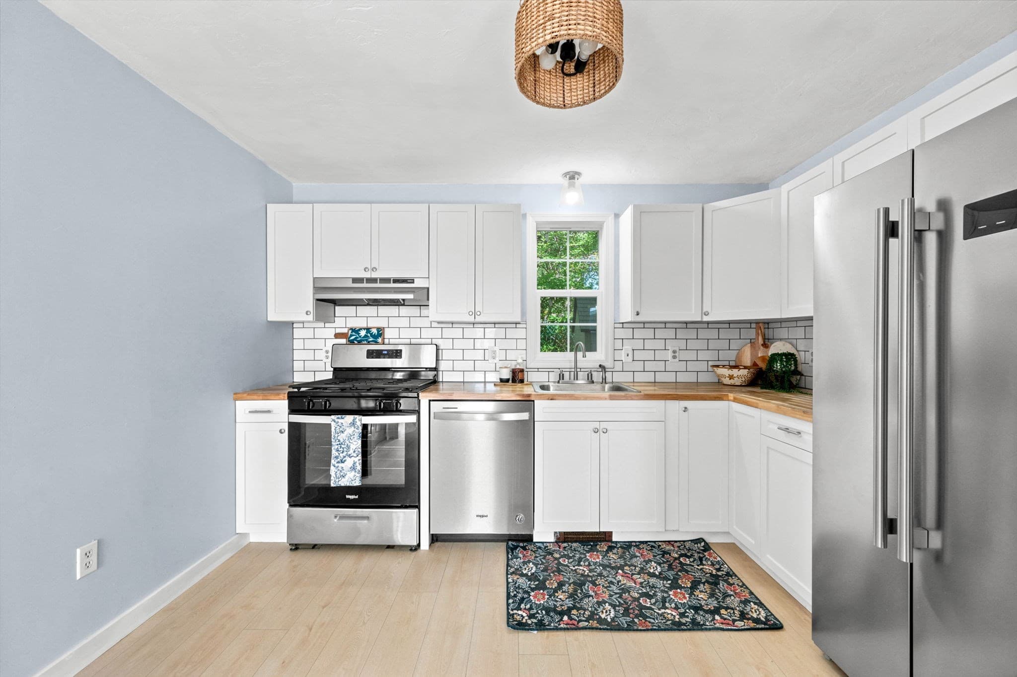 Single Family Residence at 27 Abington Ave, Plymouth MA 02360, Plymouth, photo 12 of 30