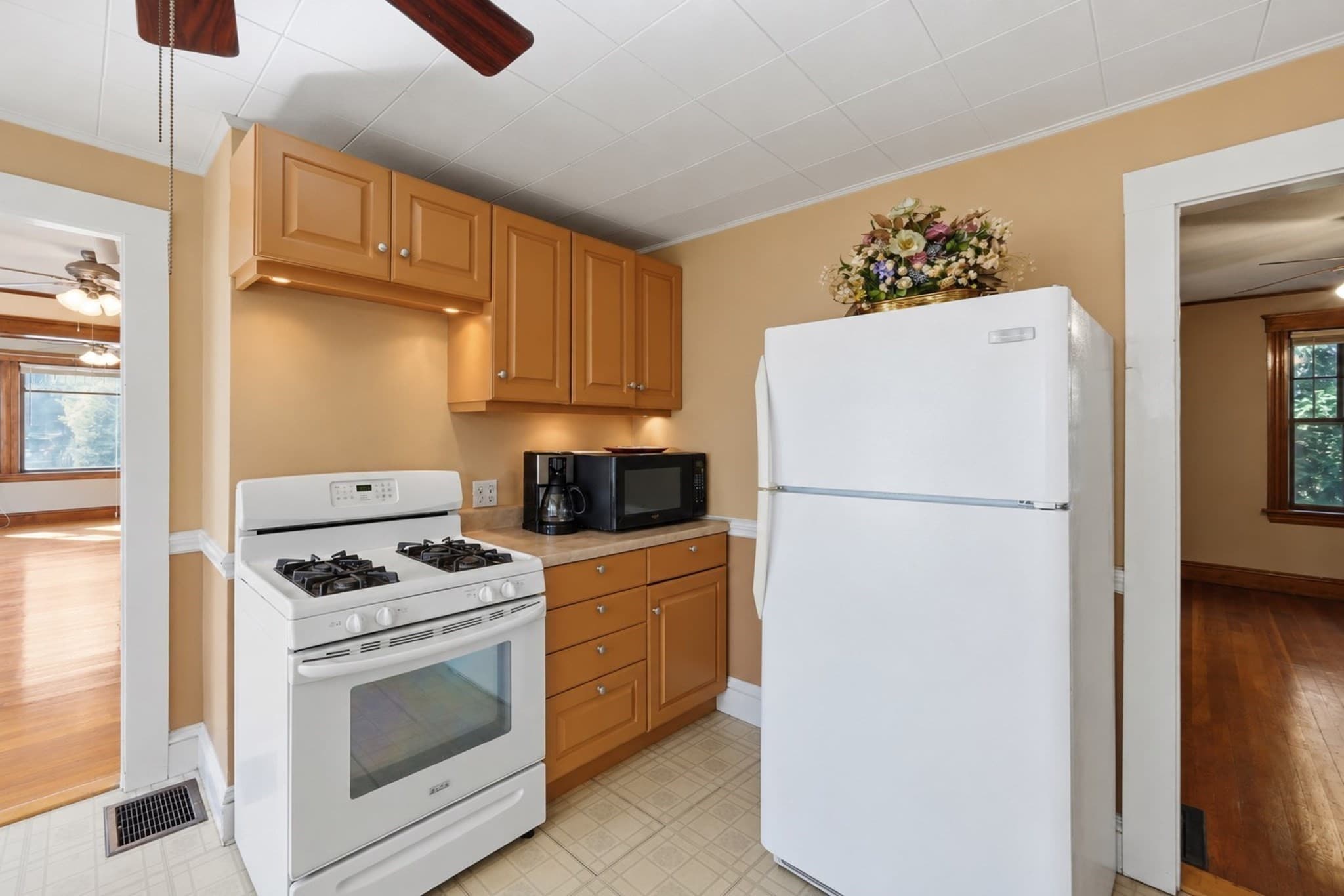2 Family - 2 Units Up/Down at 17 Sawin St, Natick MA 01760, Natick, photo 18 of 42