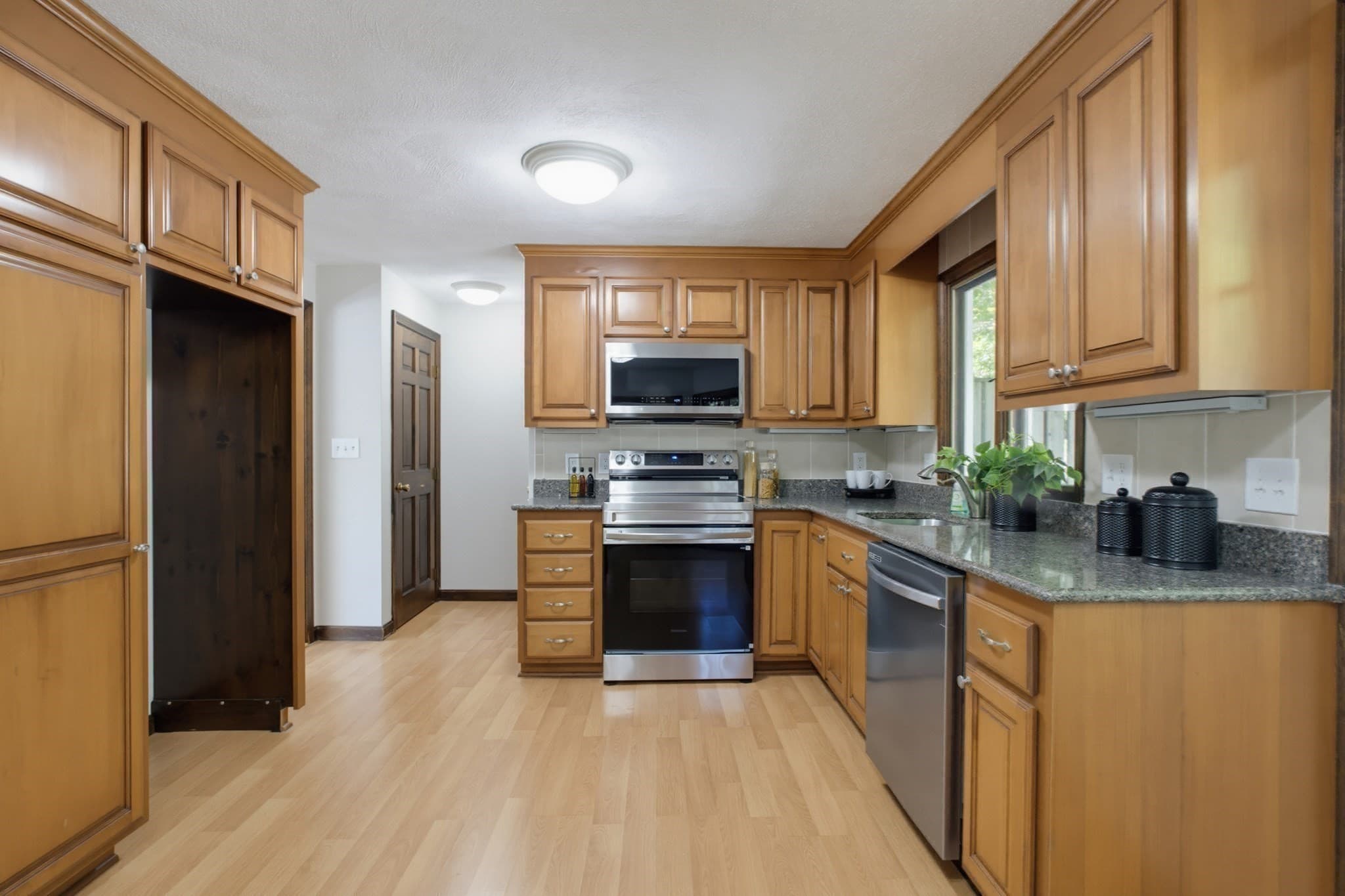 Single Family Residence at 49 Gill St, Walpole MA 02081, Walpole, photo 7 of 25
