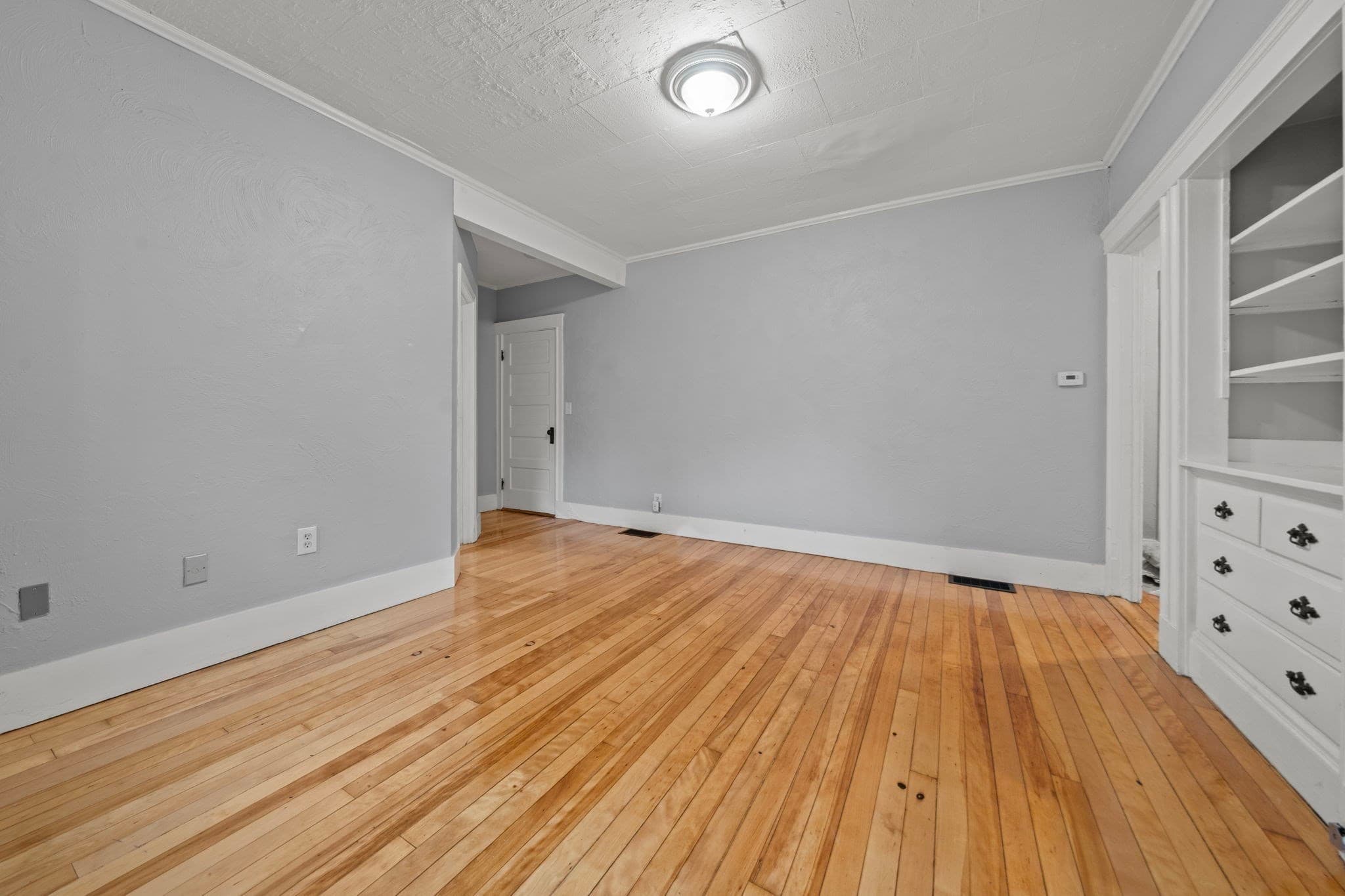 3 Family at 99 Laurel Ave, Haverhill MA 01835, Haverhill, photo 13 of 30
