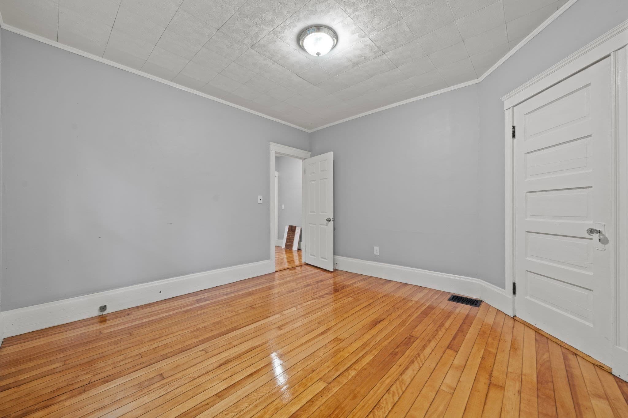 3 Family at 99 Laurel Ave, Haverhill MA 01835, Haverhill, photo 22 of 30