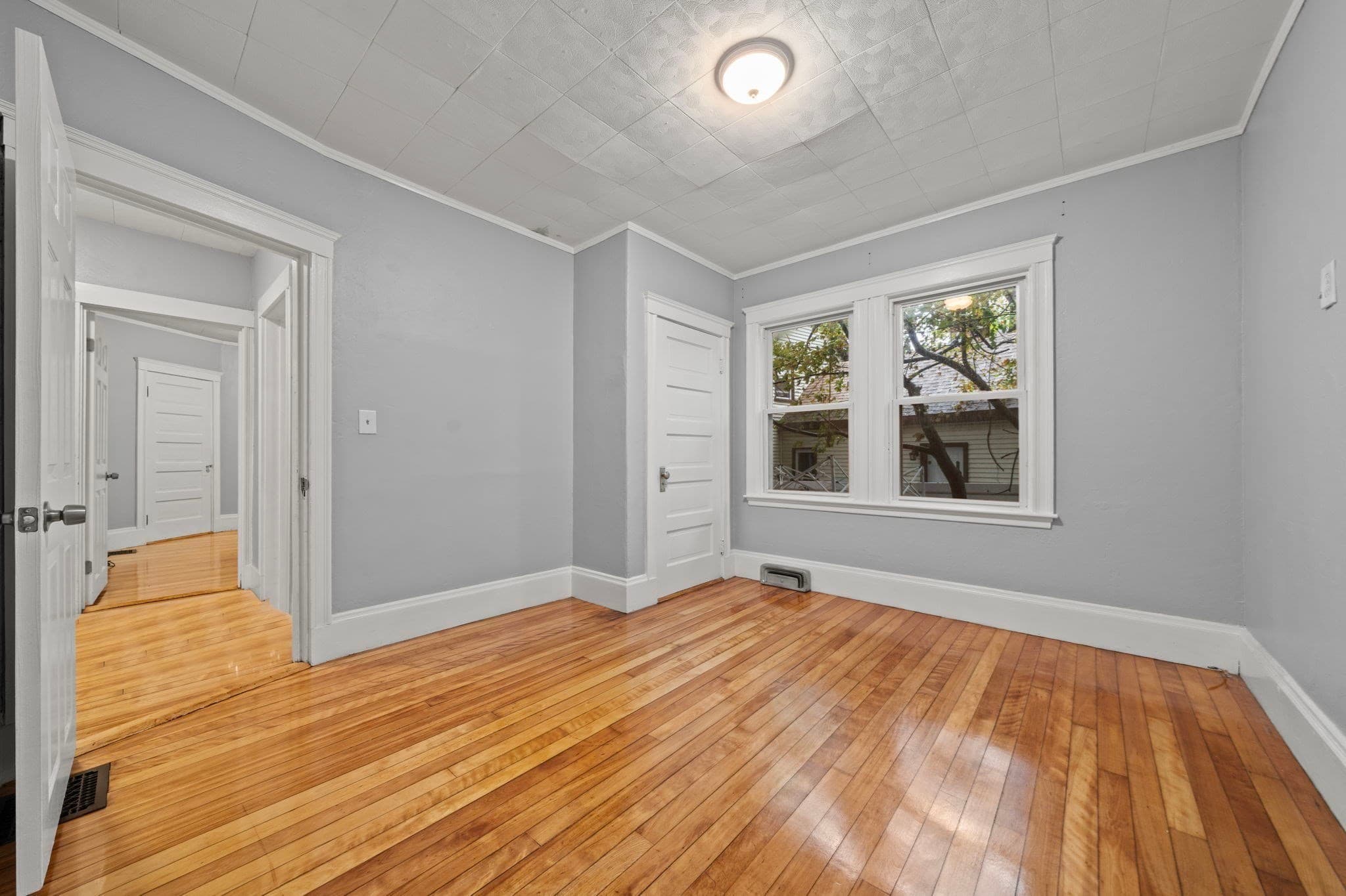 3 Family at 99 Laurel Ave, Haverhill MA 01835, Haverhill, photo 18 of 30