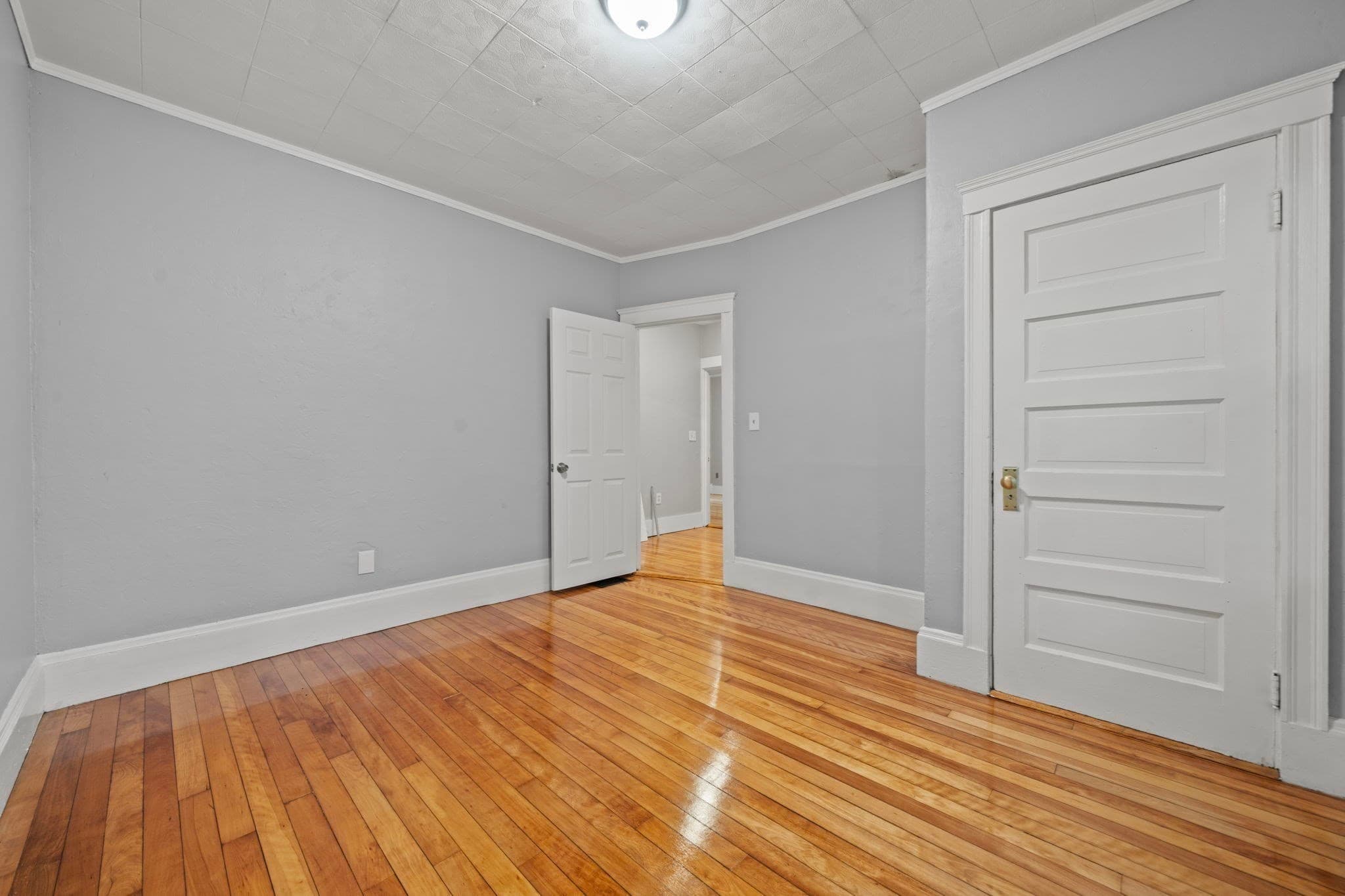 3 Family at 99 Laurel Ave, Haverhill MA 01835, Haverhill, photo 19 of 30